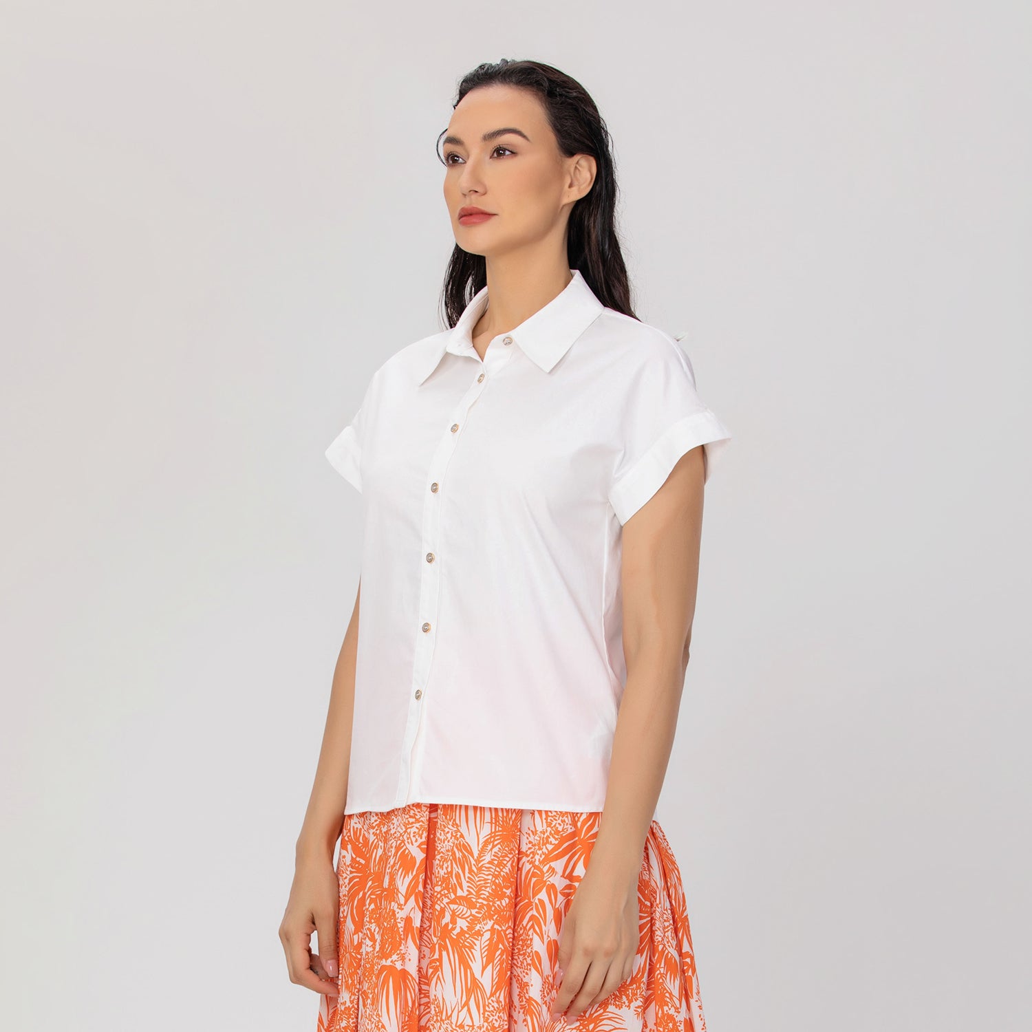 Chemise minimaliste en coton à manches courtes
