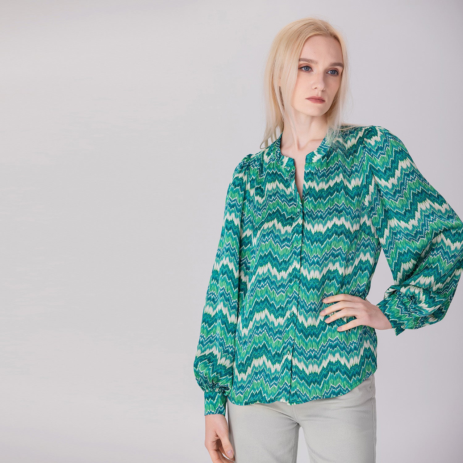 Chemise imprimée abstraite à manches longues