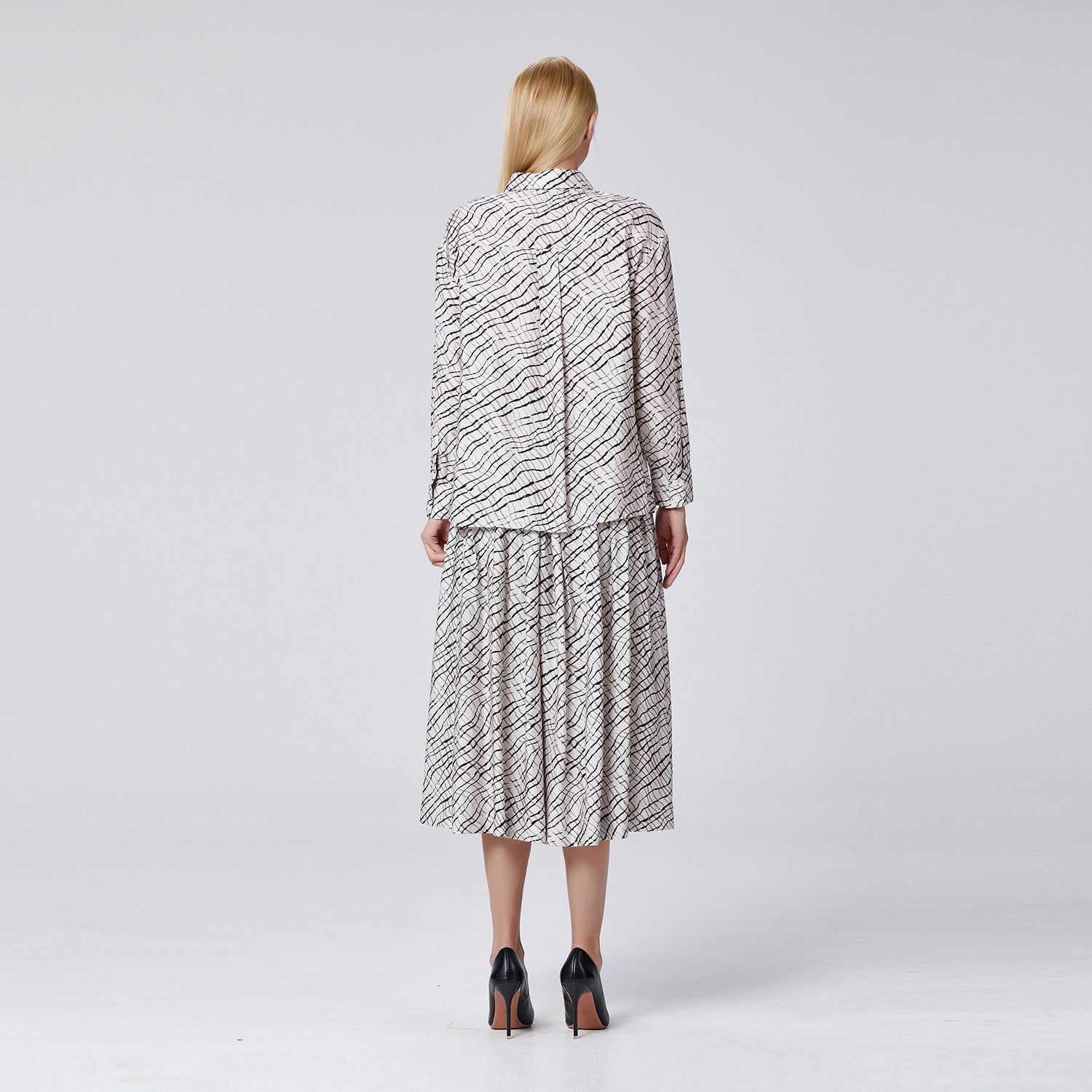 Long-sleeved shirt with graphic print