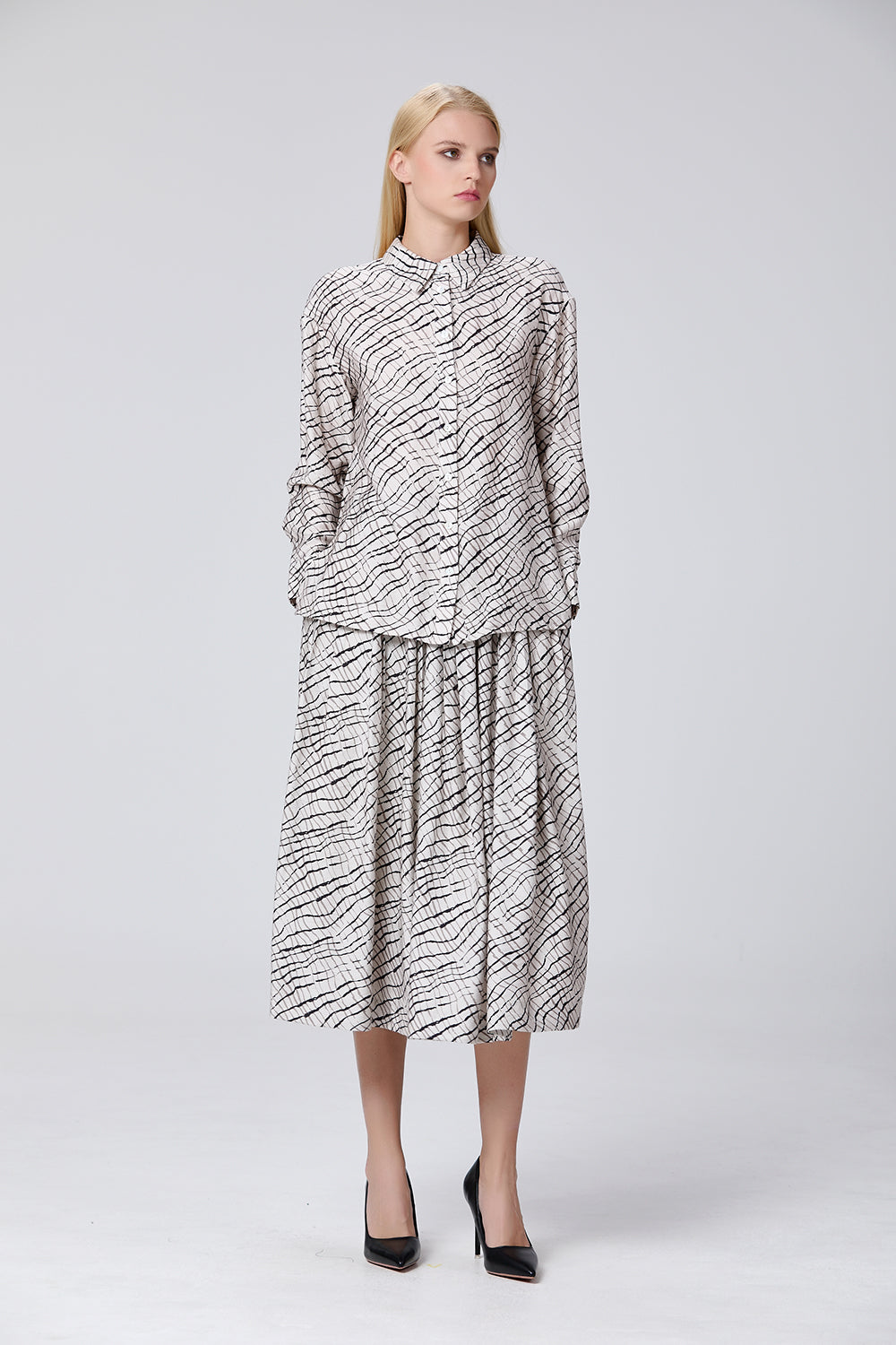 Long-sleeved shirt with graphic print
