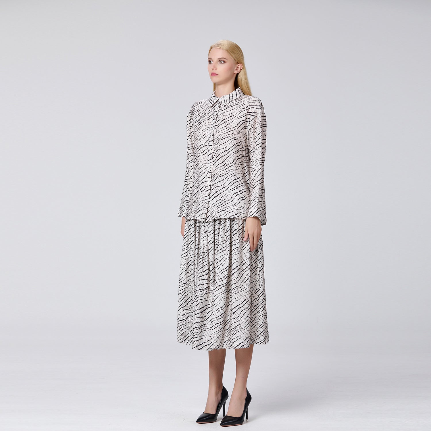 Long-sleeved shirt with graphic print