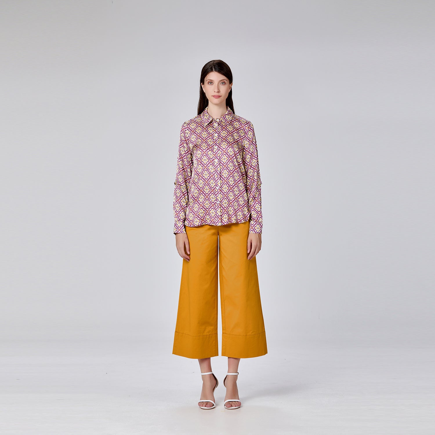 Chemise en satin à motifs géométriques