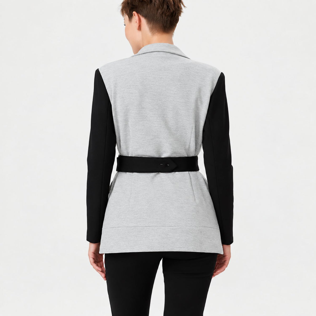 Blazer bicolore gris et noir ceinturé à coupe structurée