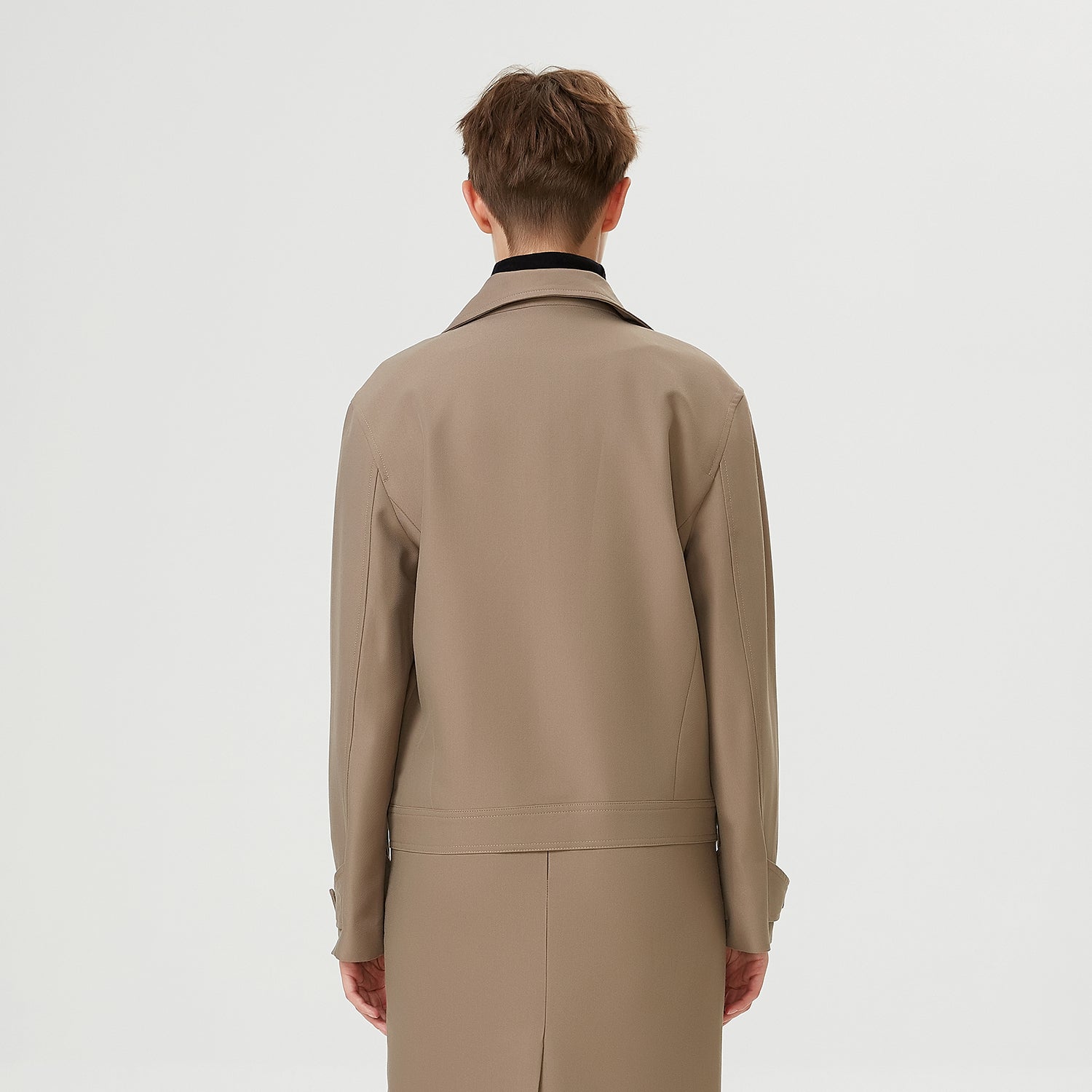 Blouson court à col boutonné