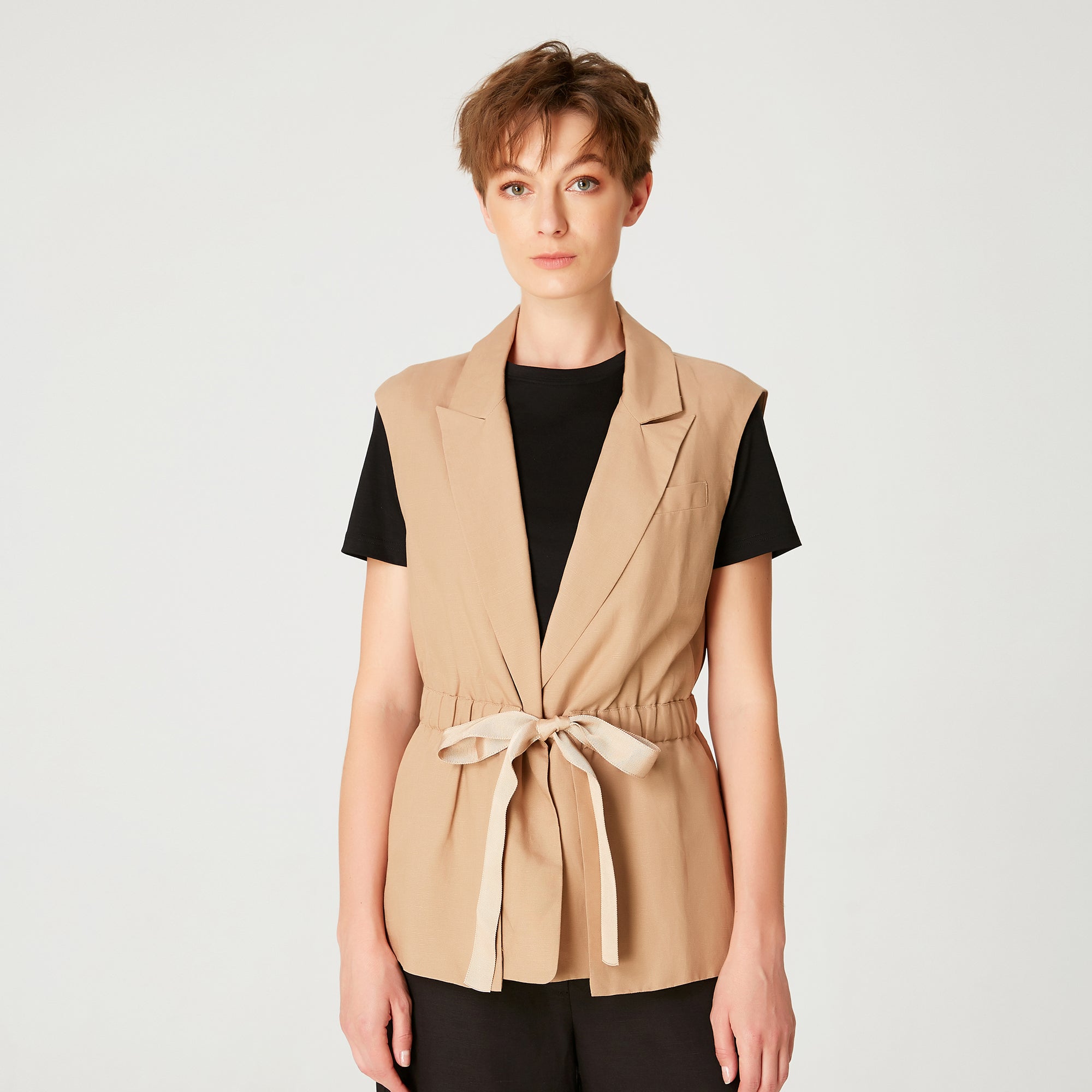 Gilet à taille froncée