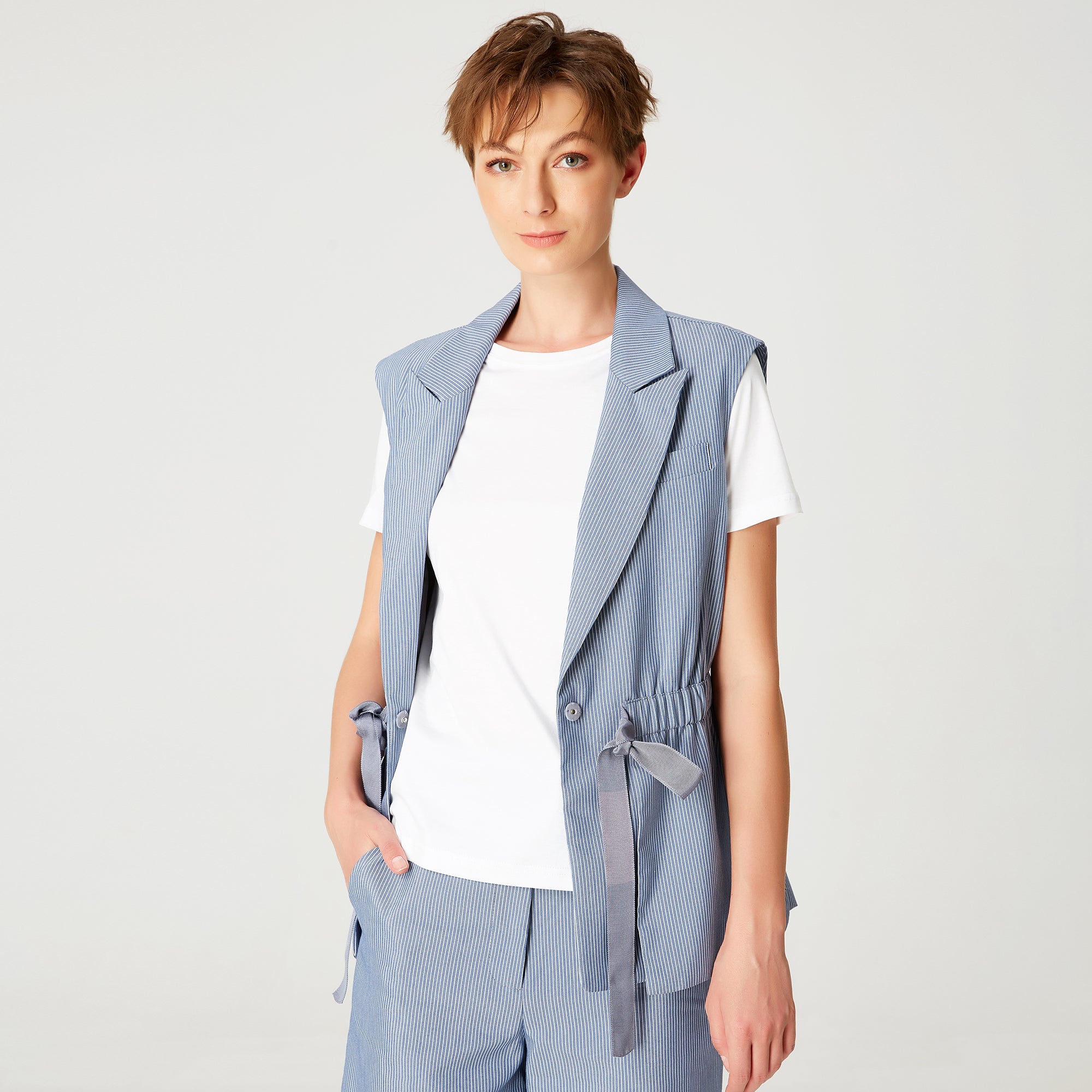 Gilet à taille froncée