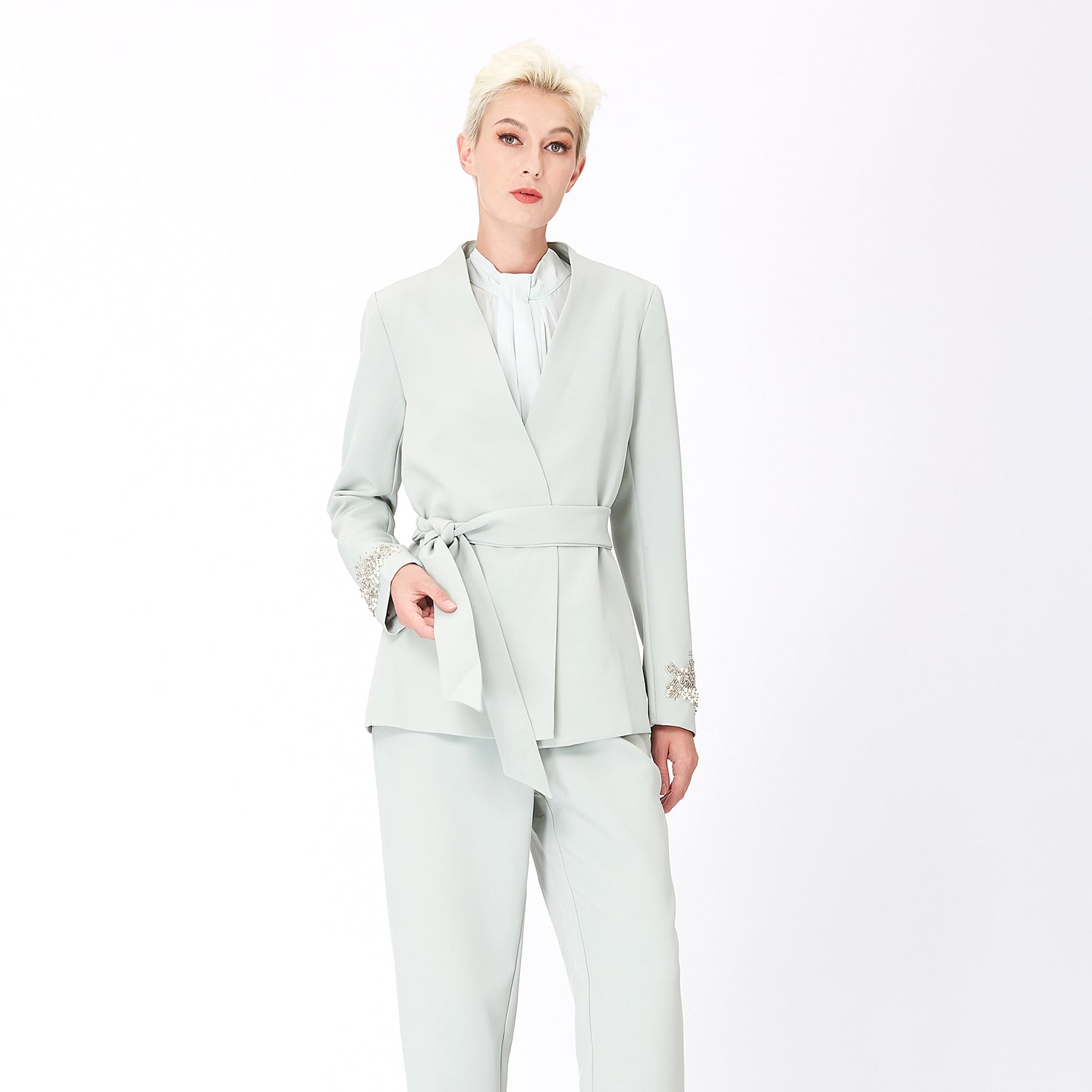 Veste portefeuille aux manches brodées