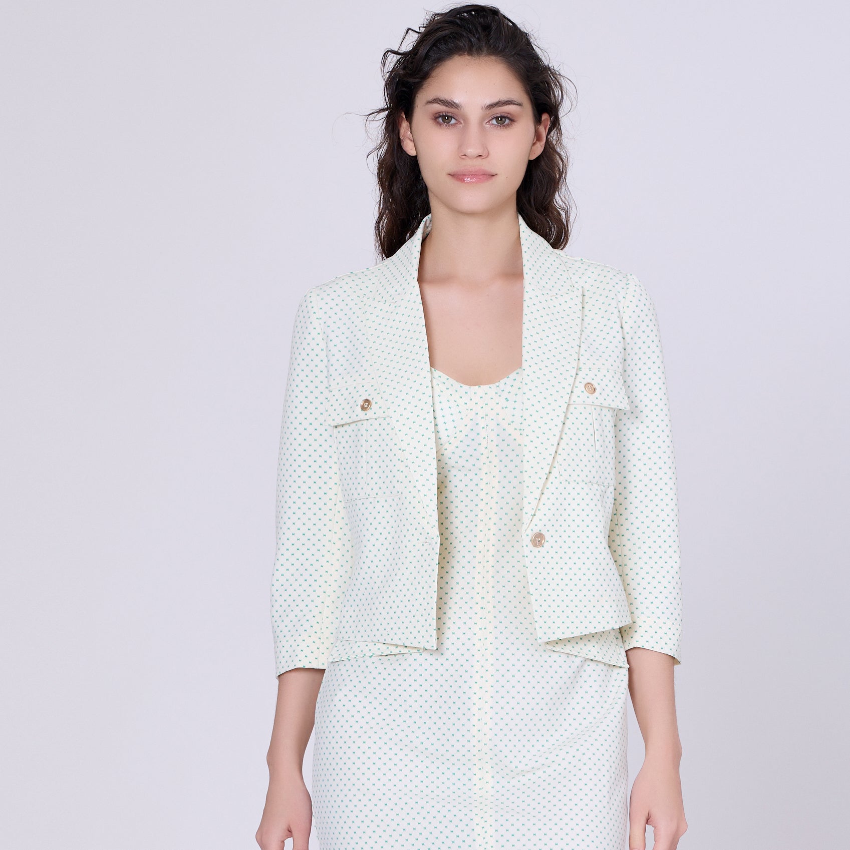 Veste courte à imprimé mini pois