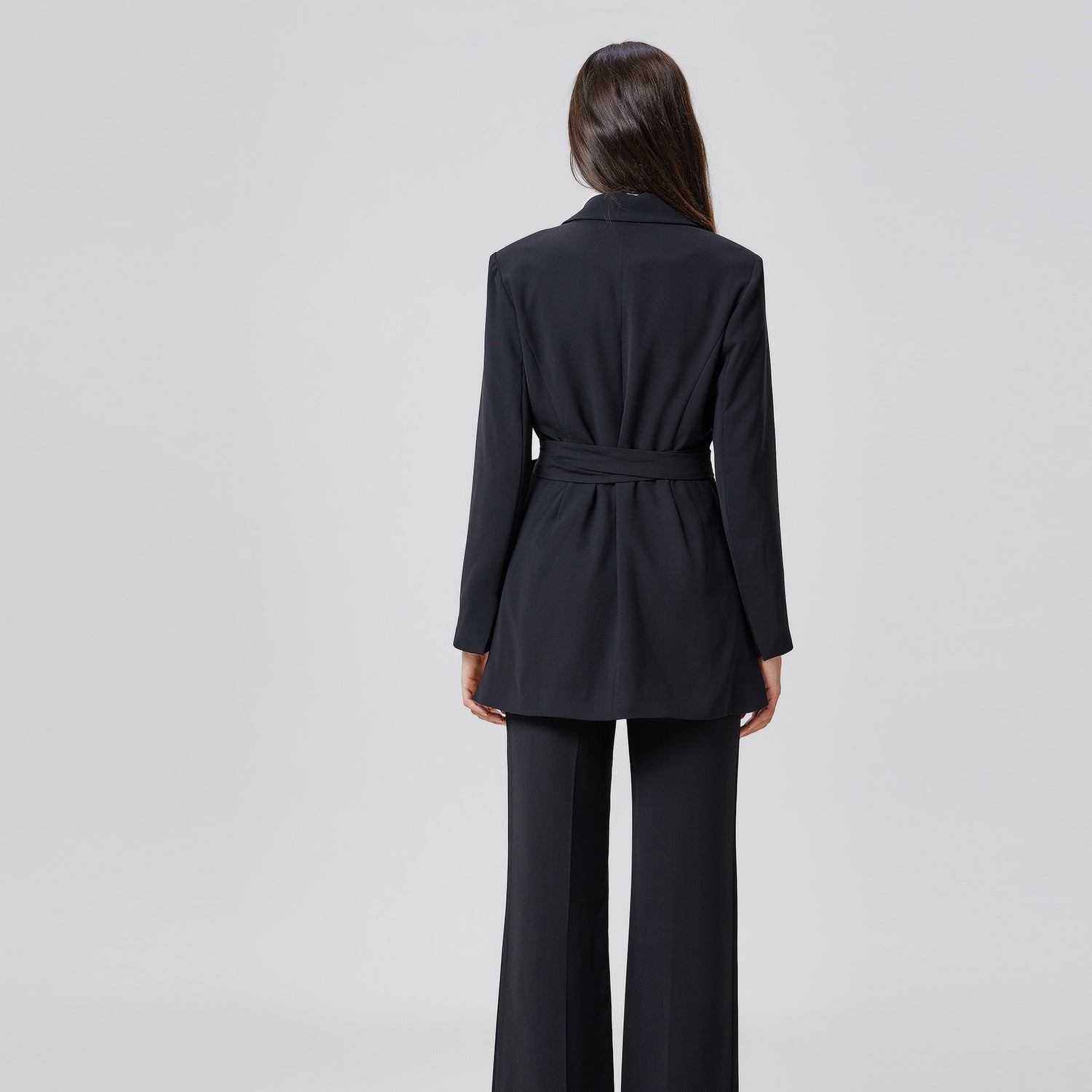 Blazer long noué à la taille