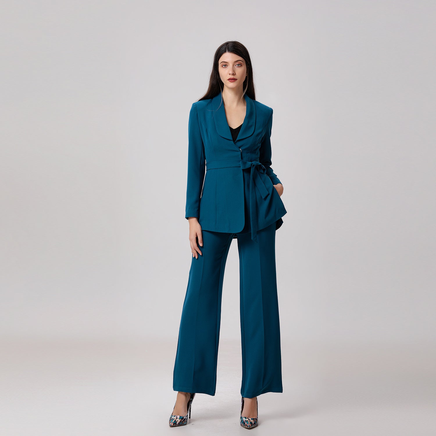 Blazer long noué à la taille