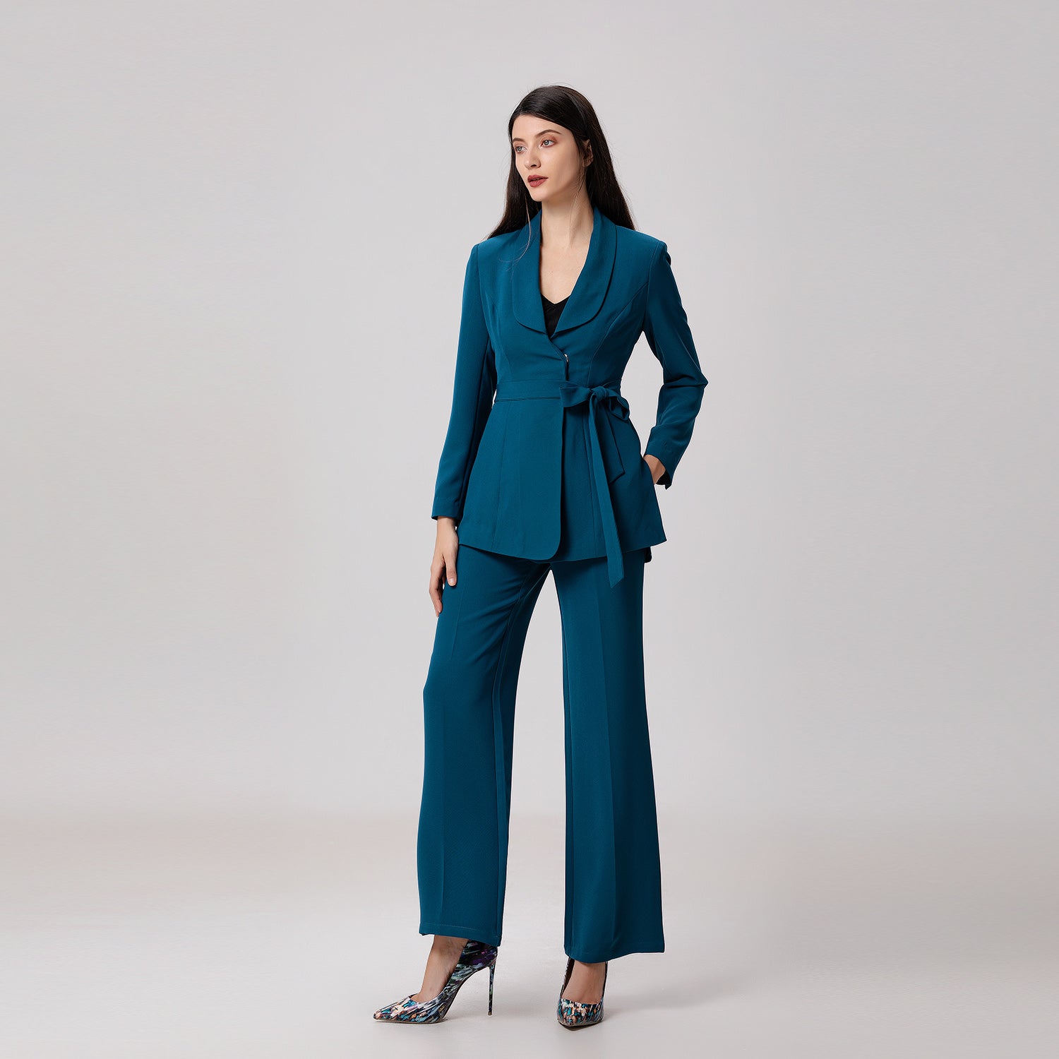 Blazer long noué à la taille