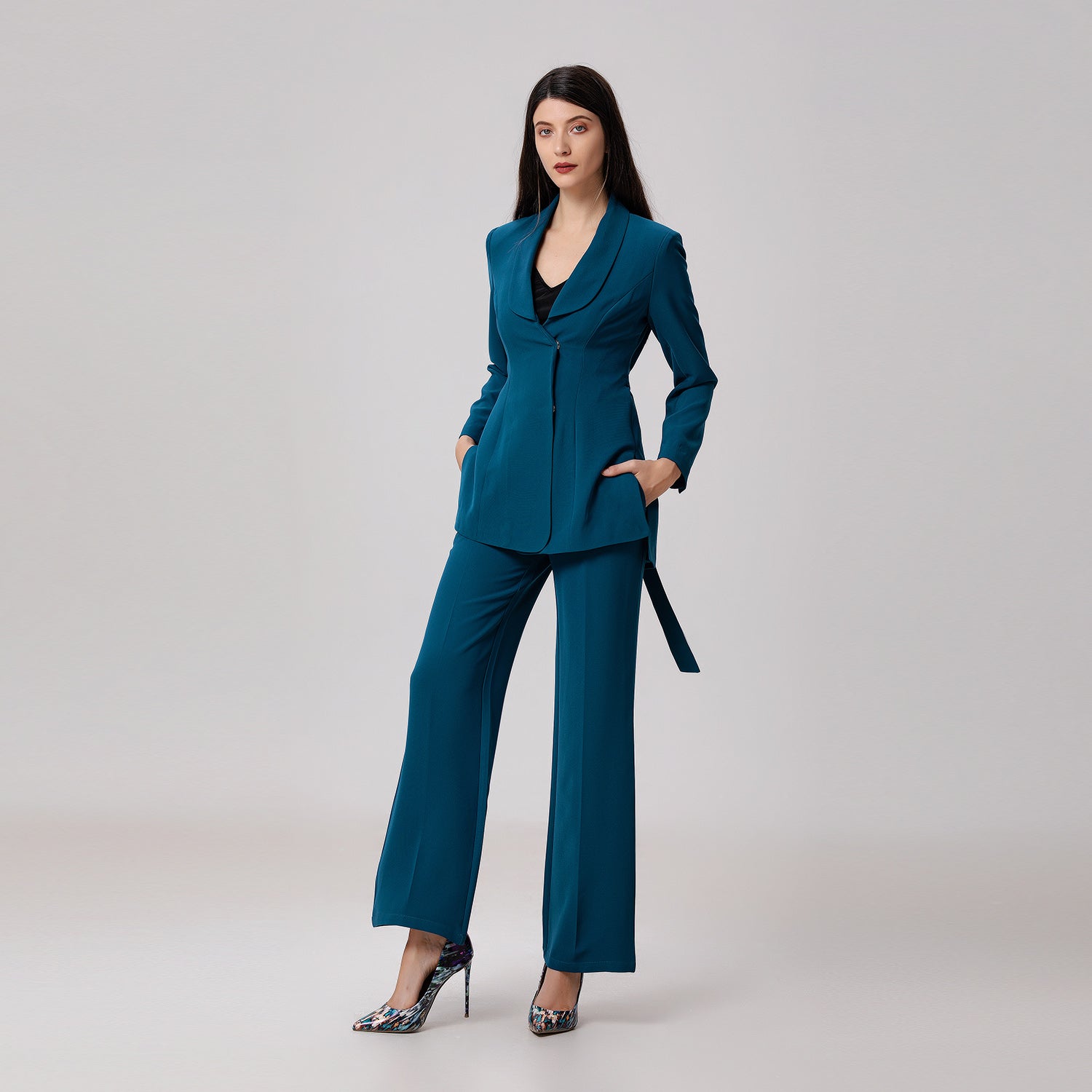Blazer long noué à la taille