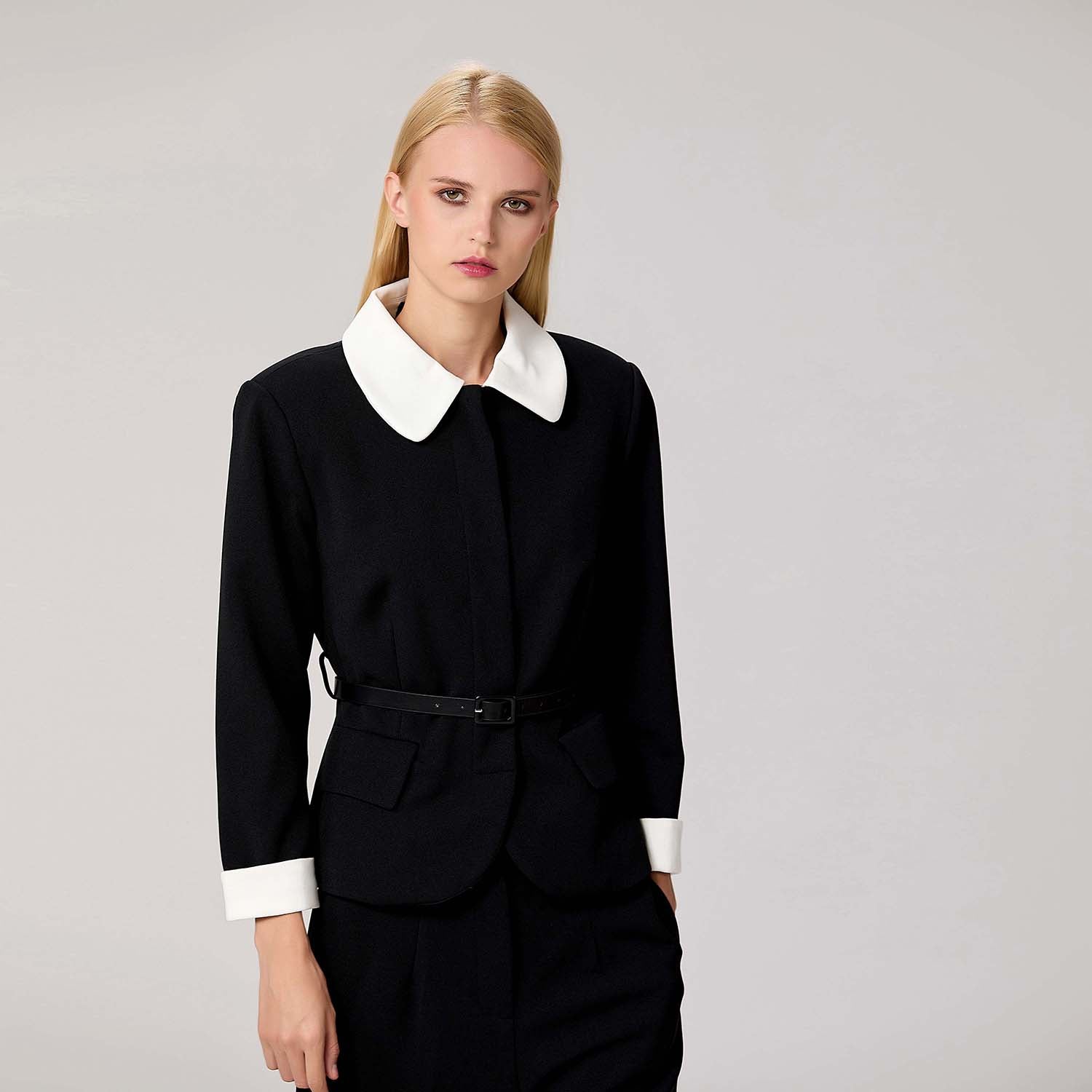 Veste croisée à col et poignet contrastés