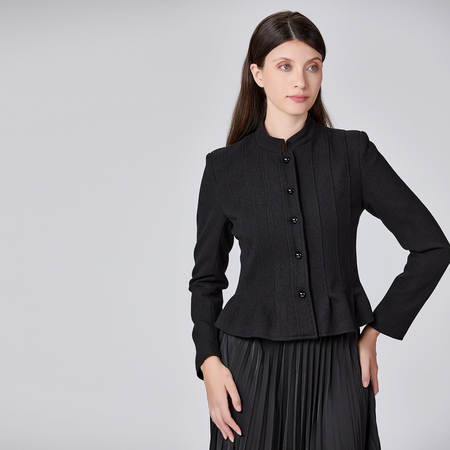 Blazer boutonné à col haut et basques