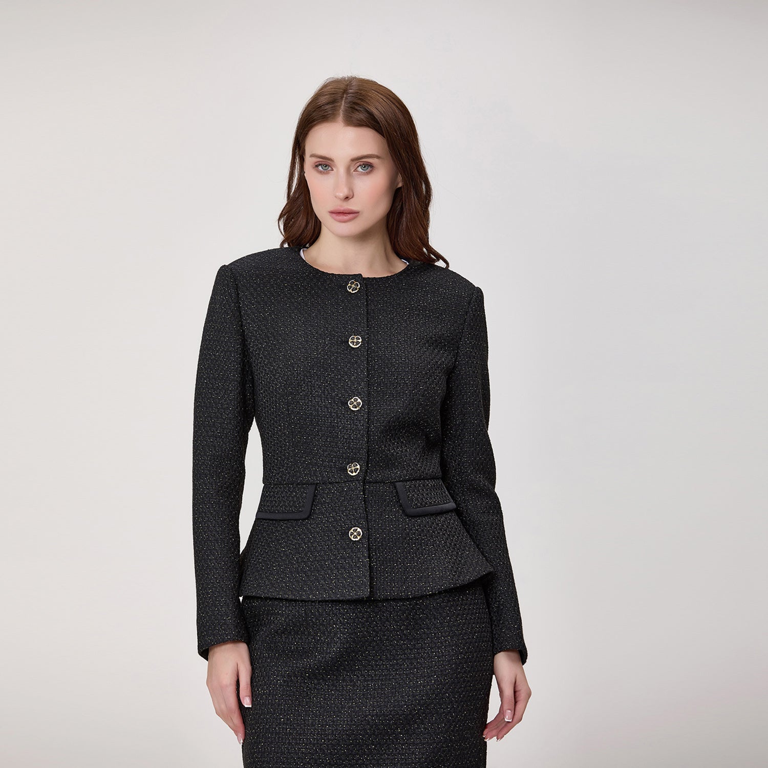 Veste tailleur texturée à boutons bijoux