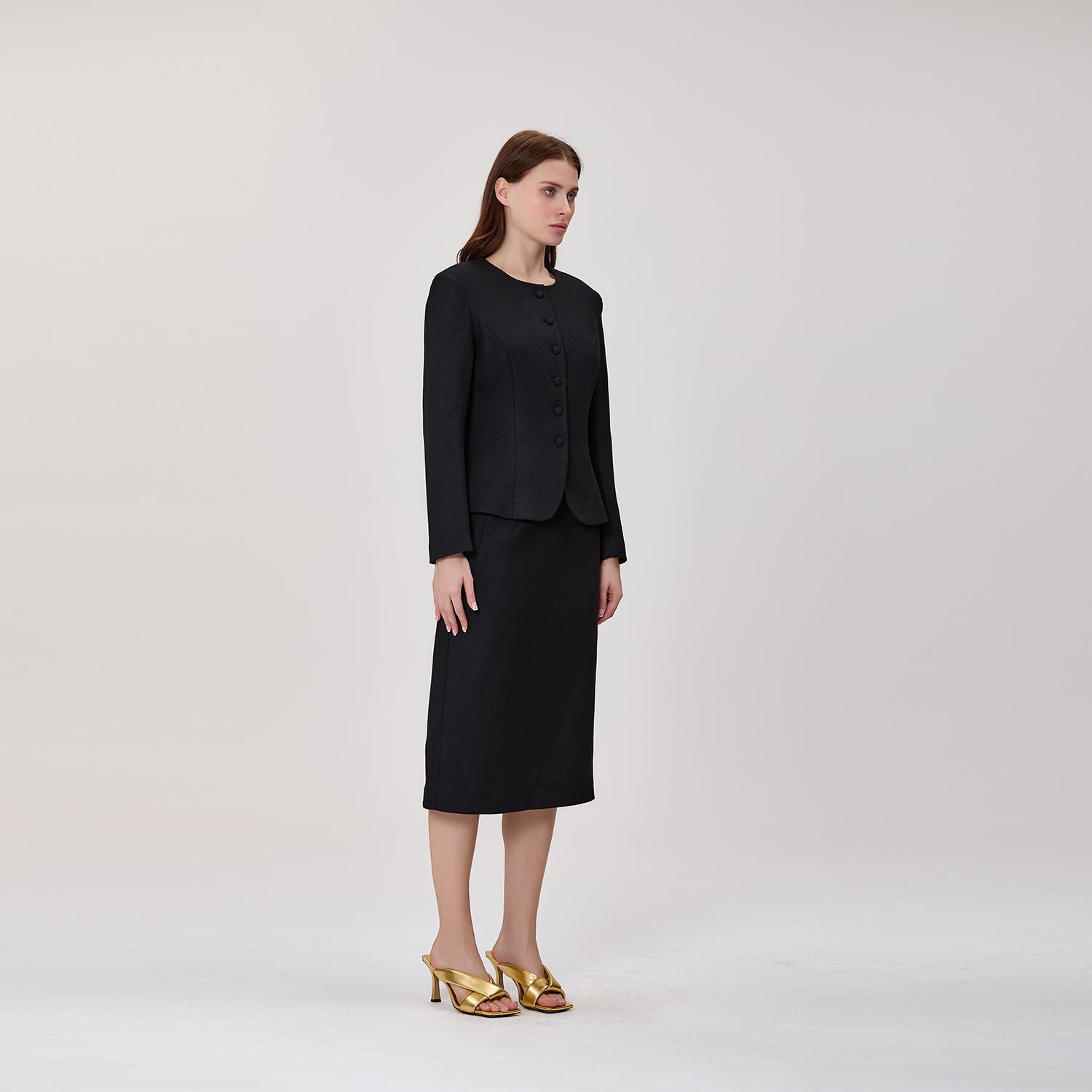 Veste cintrée à col montant et boutons recouverts