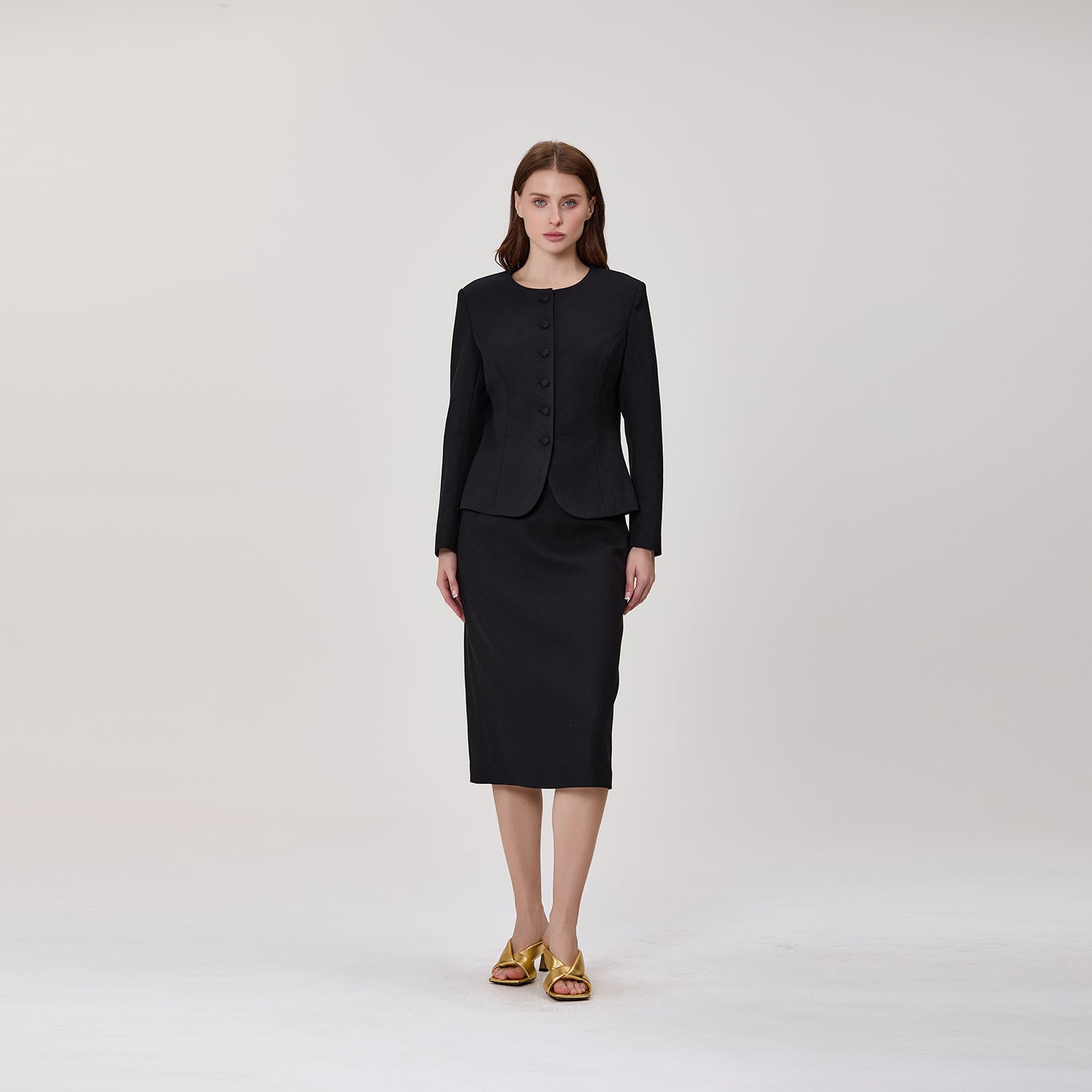 Veste cintrée à col montant et boutons recouverts