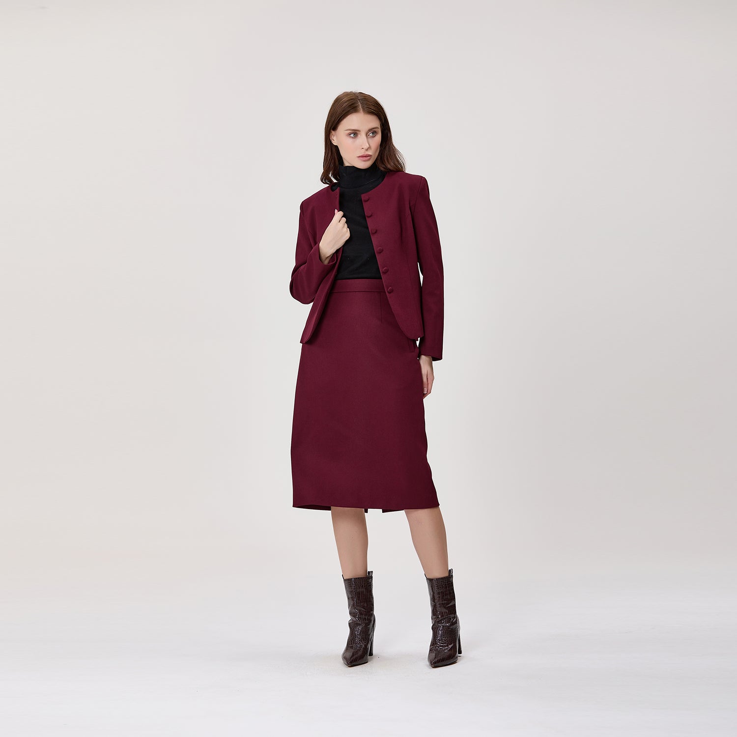 Veste cintrée à col montant et boutons recouverts