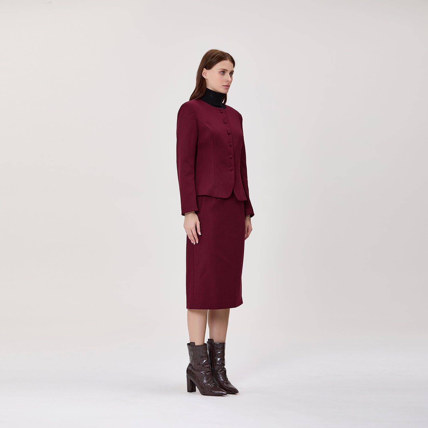 Veste cintrée à col montant et boutons recouverts