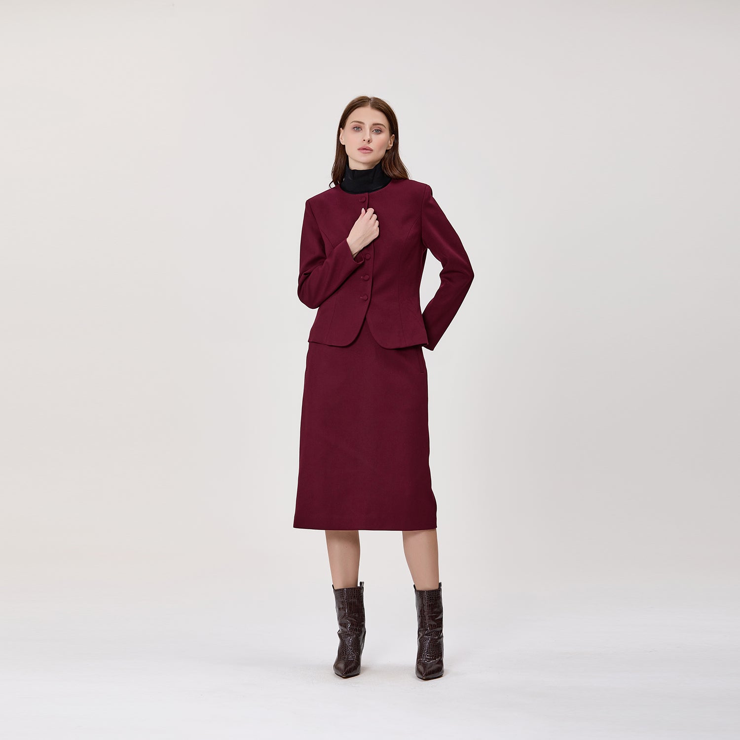 Veste cintrée à col montant et boutons recouverts