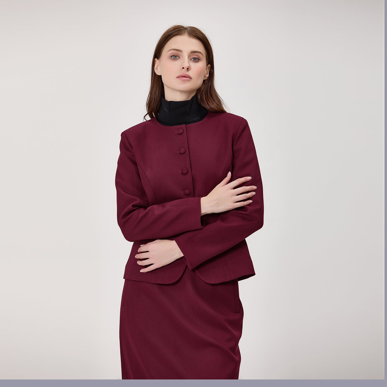 Veste cintrée à col montant et boutons recouverts