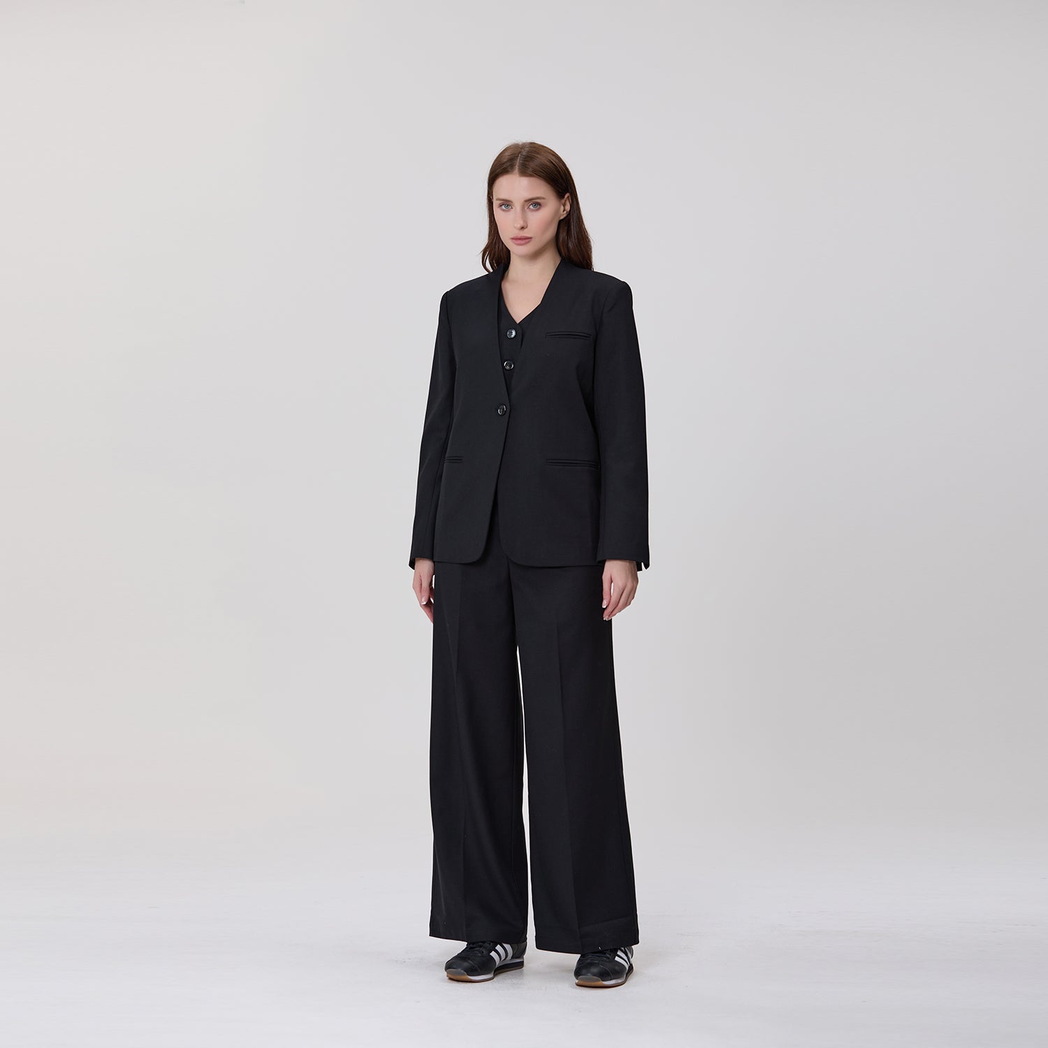 Veste tailleur à coupe droite sans col