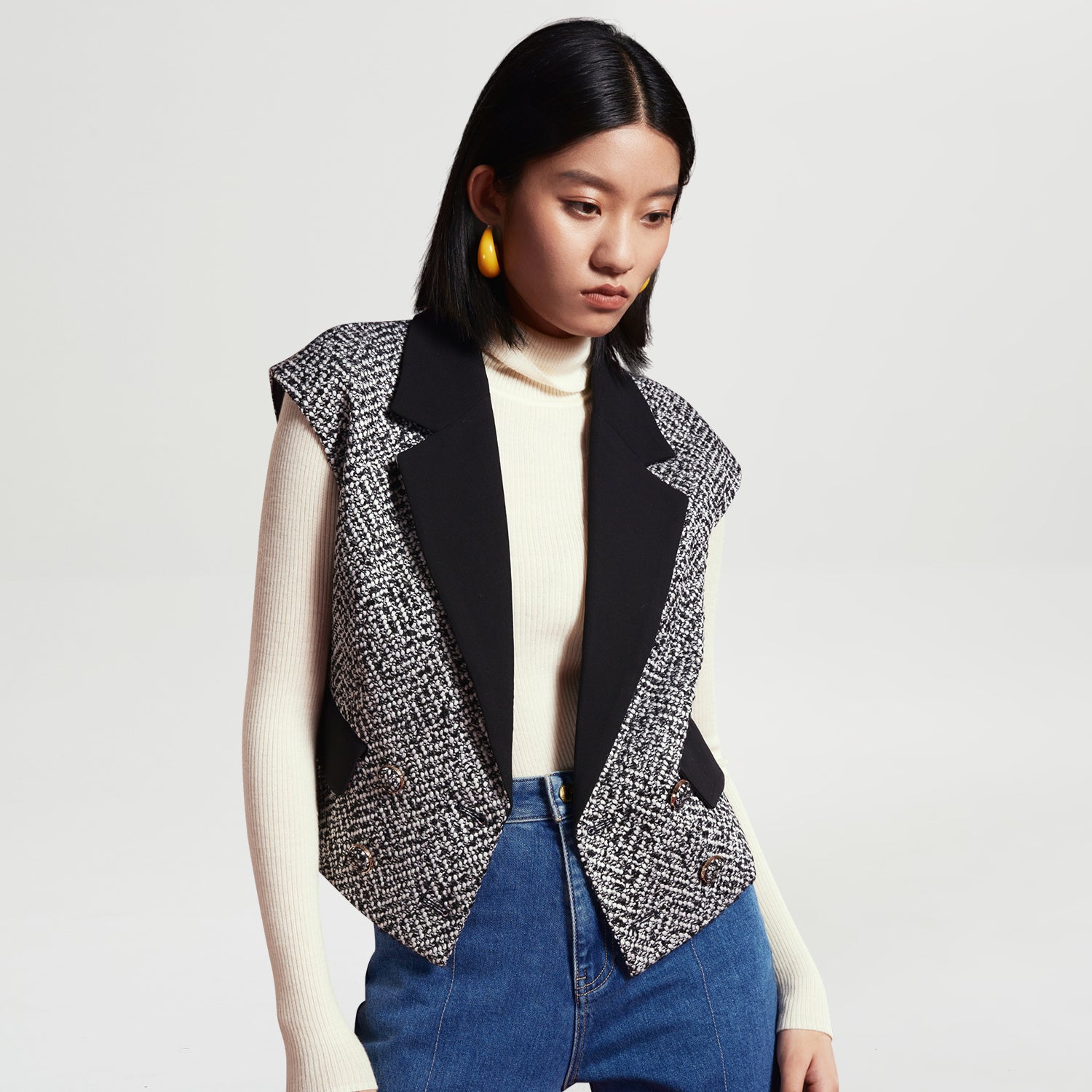 Gilet tweed à col contrasté
