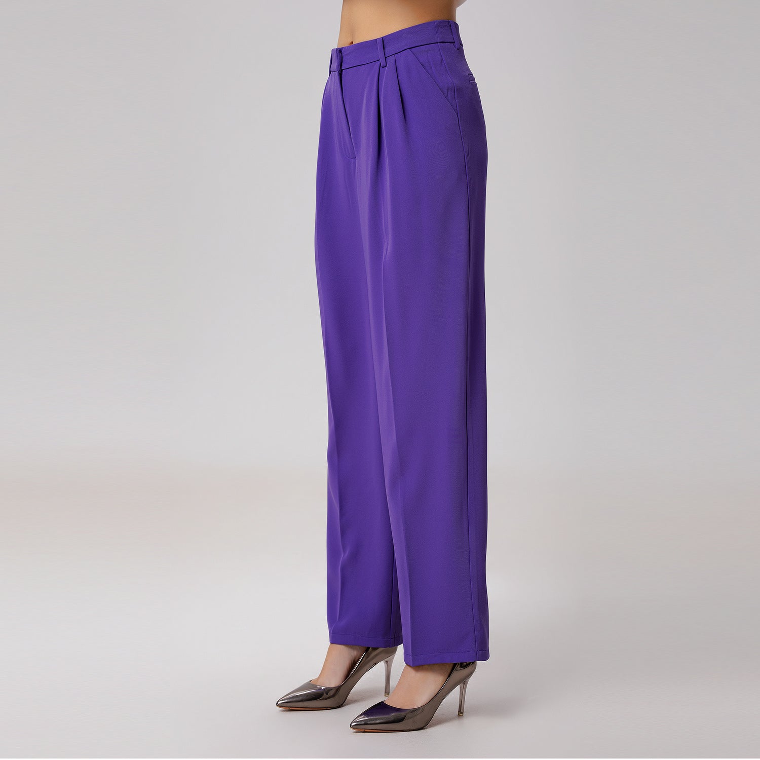 Pantalon droit de tailleur à plis