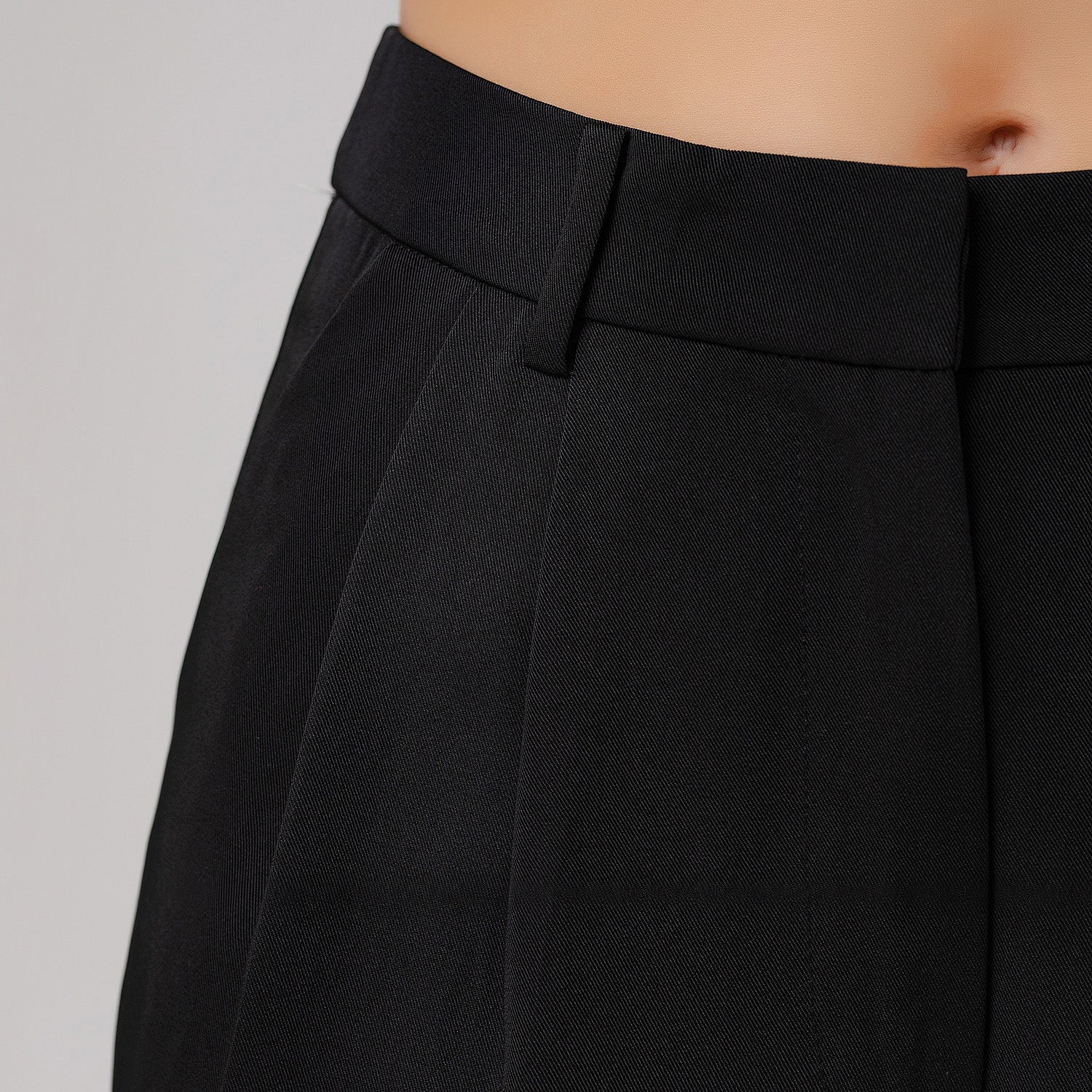 Pantalon droit de tailleur à plis