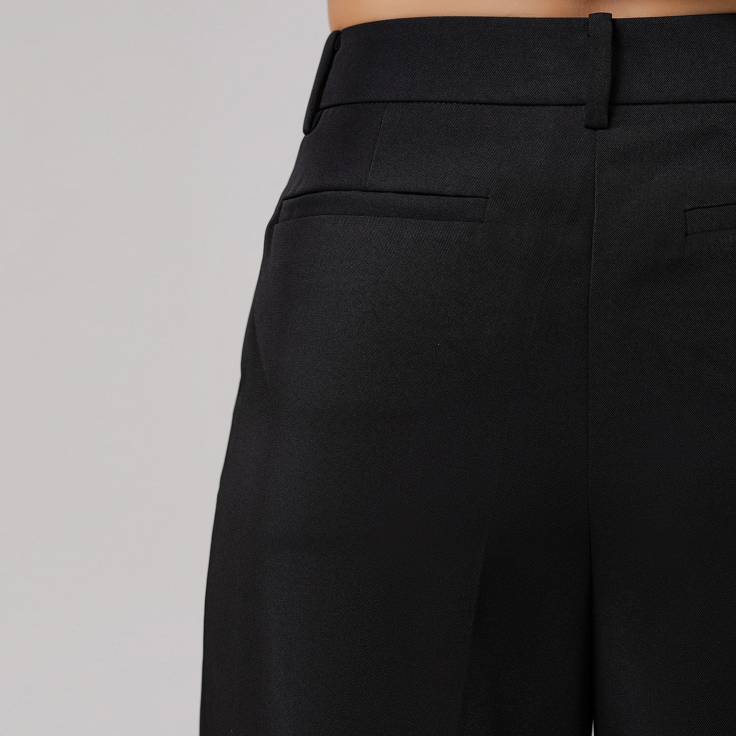 Pantalon droit de tailleur à plis