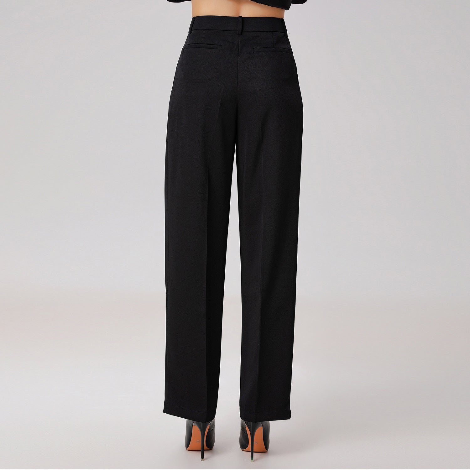 Pantalon droit de tailleur à plis