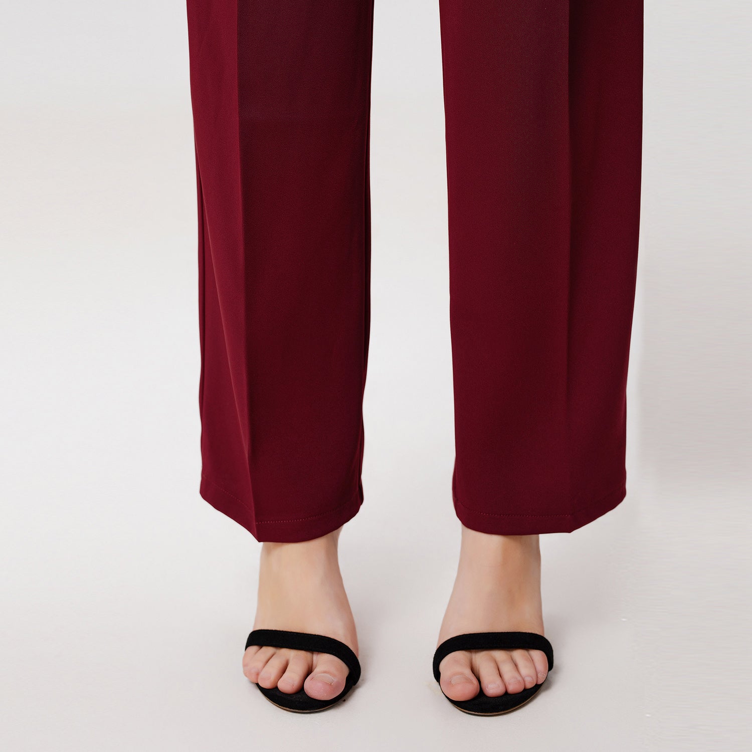 Pantalon droit de tailleur à plis