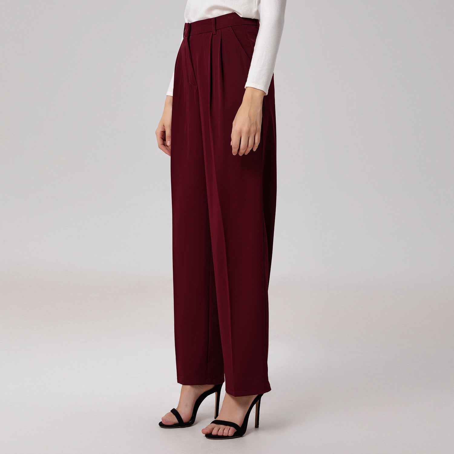 Pantalon droit de tailleur à plis
