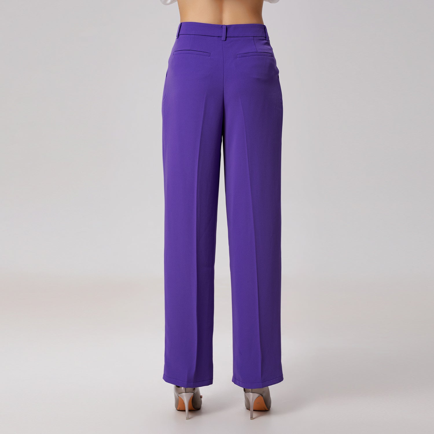 Pantalon droit de tailleur à plis