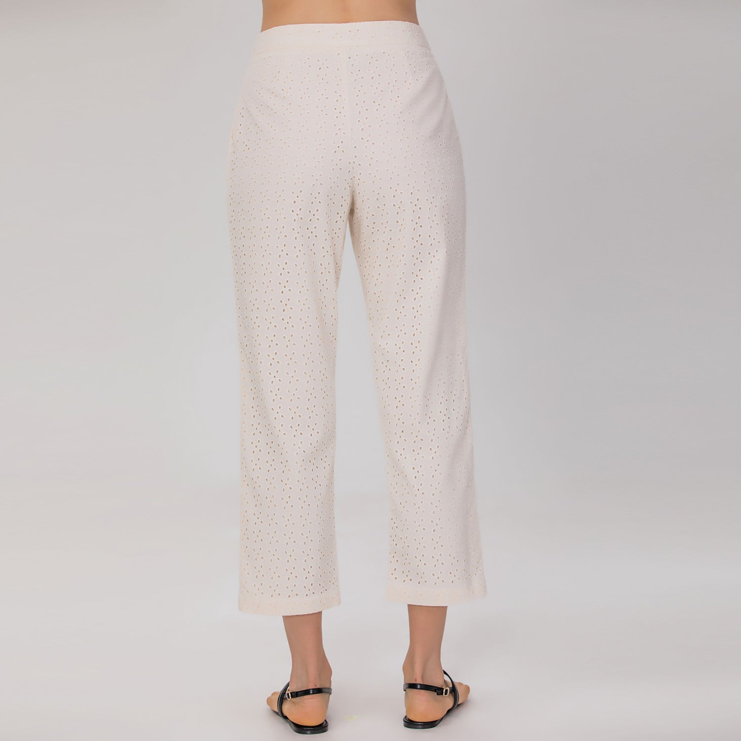 Pantalon en broderie anglaise