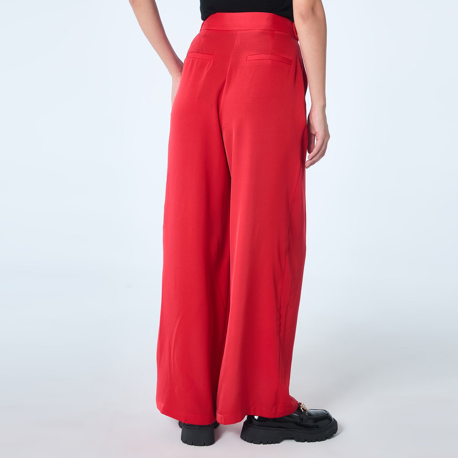 Pantalon droit ample à plis devant