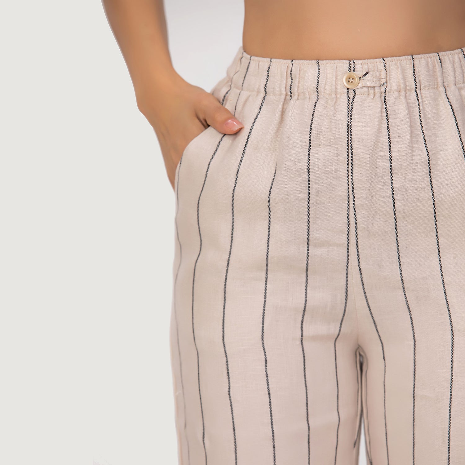 Pantalon droit en lin à rayures fines
