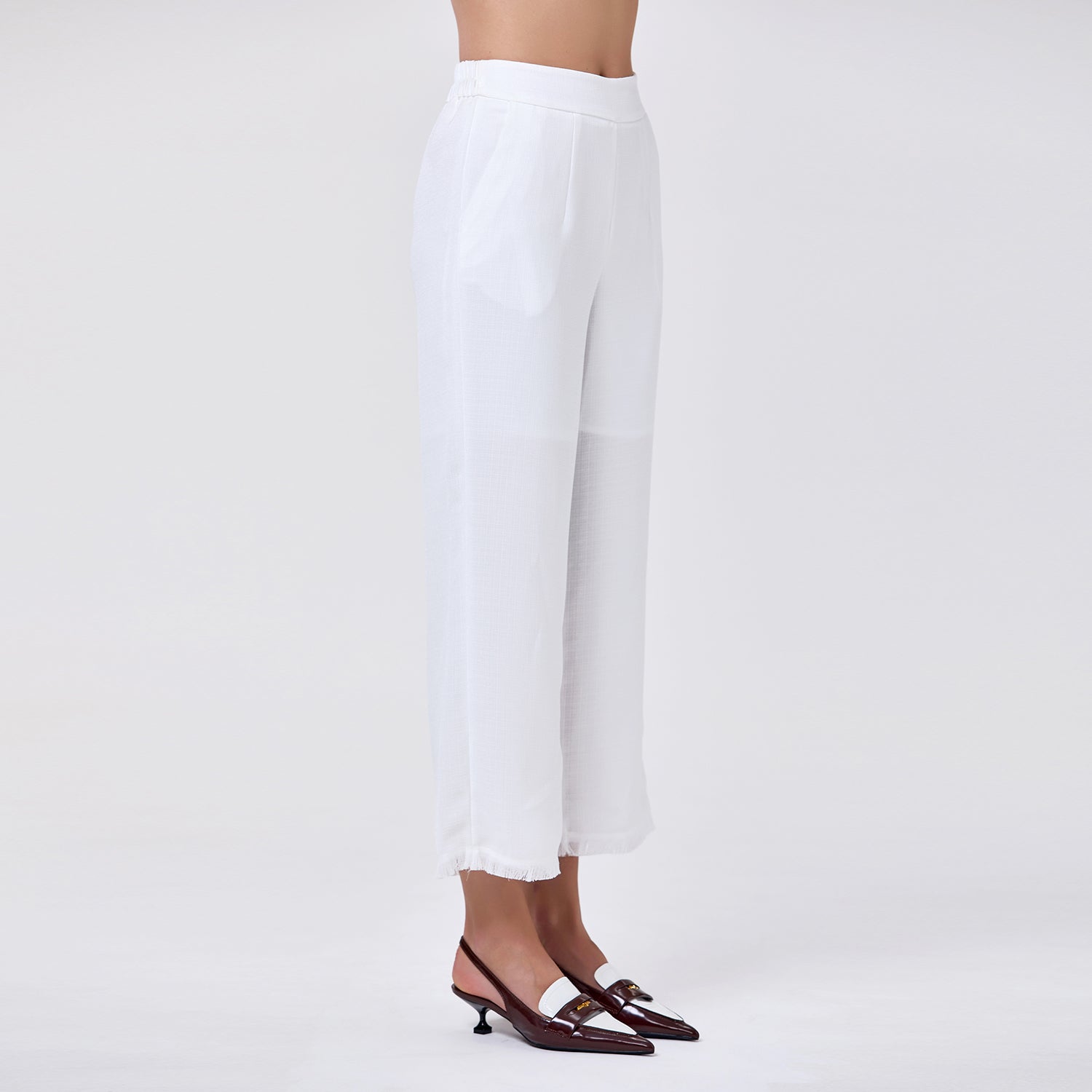 Pantalon droit en maille légère