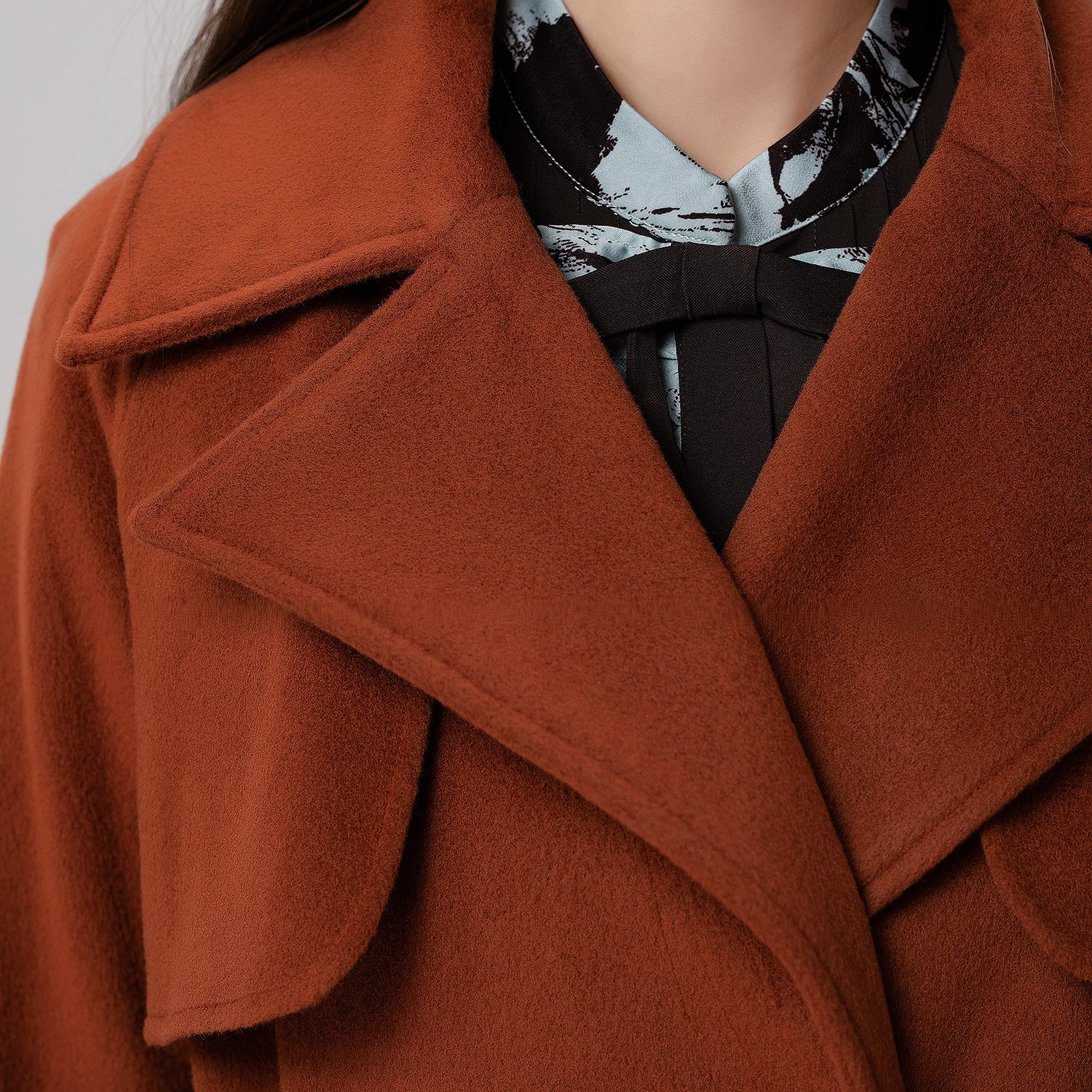 Manteau en laine à larges bas-volets