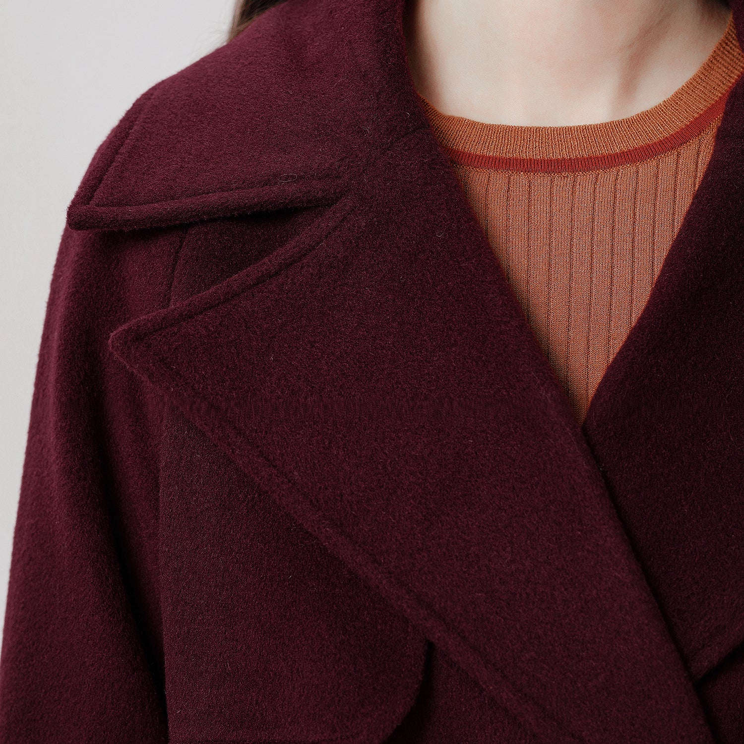 Manteau en laine à larges bas-volets
