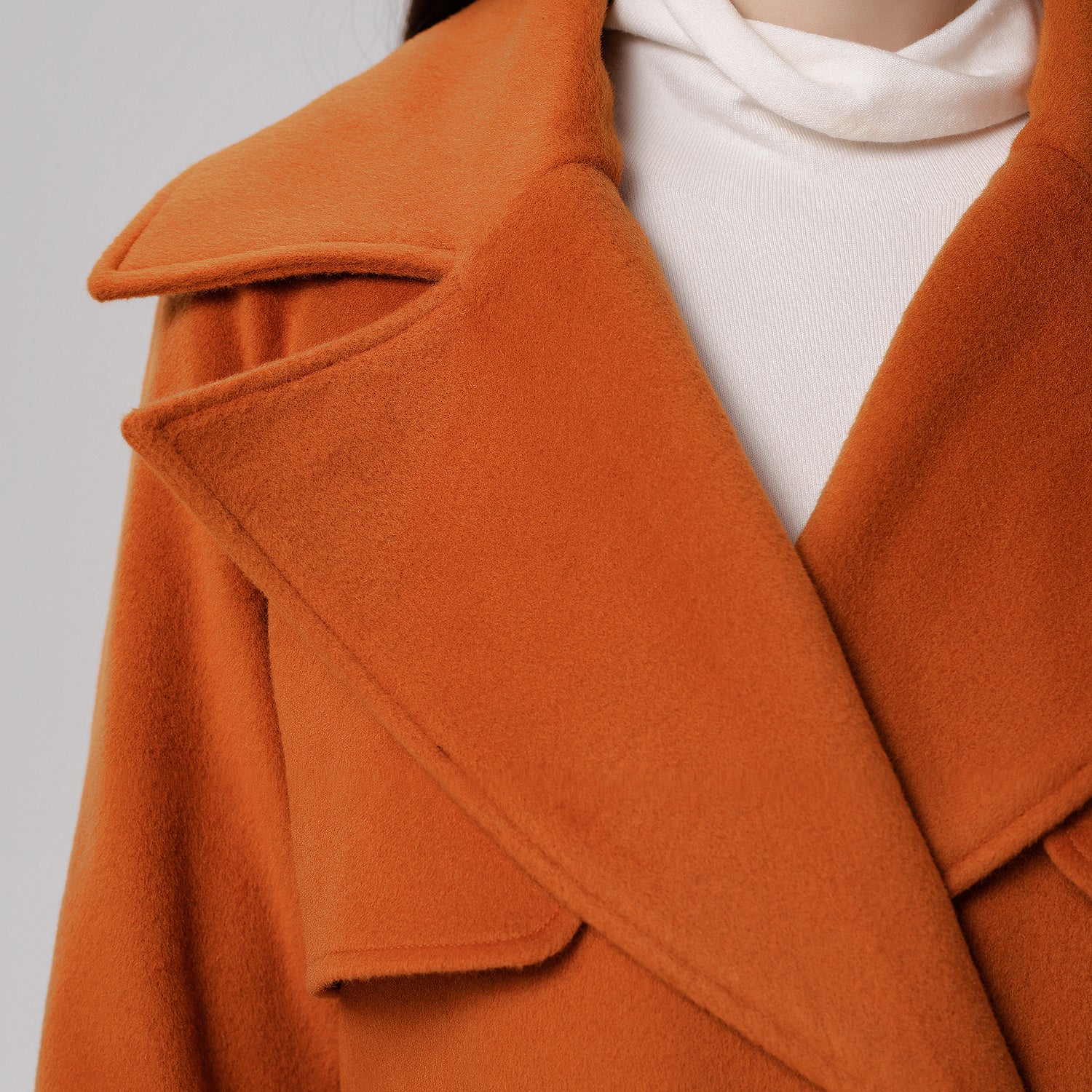 Manteau en laine à larges bas-volets