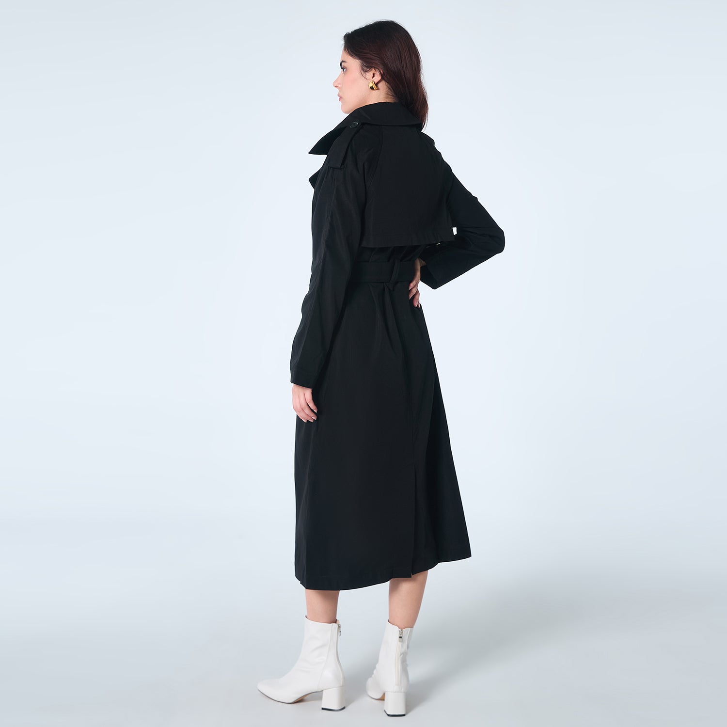 Manteau trench classique avec un bas-volet