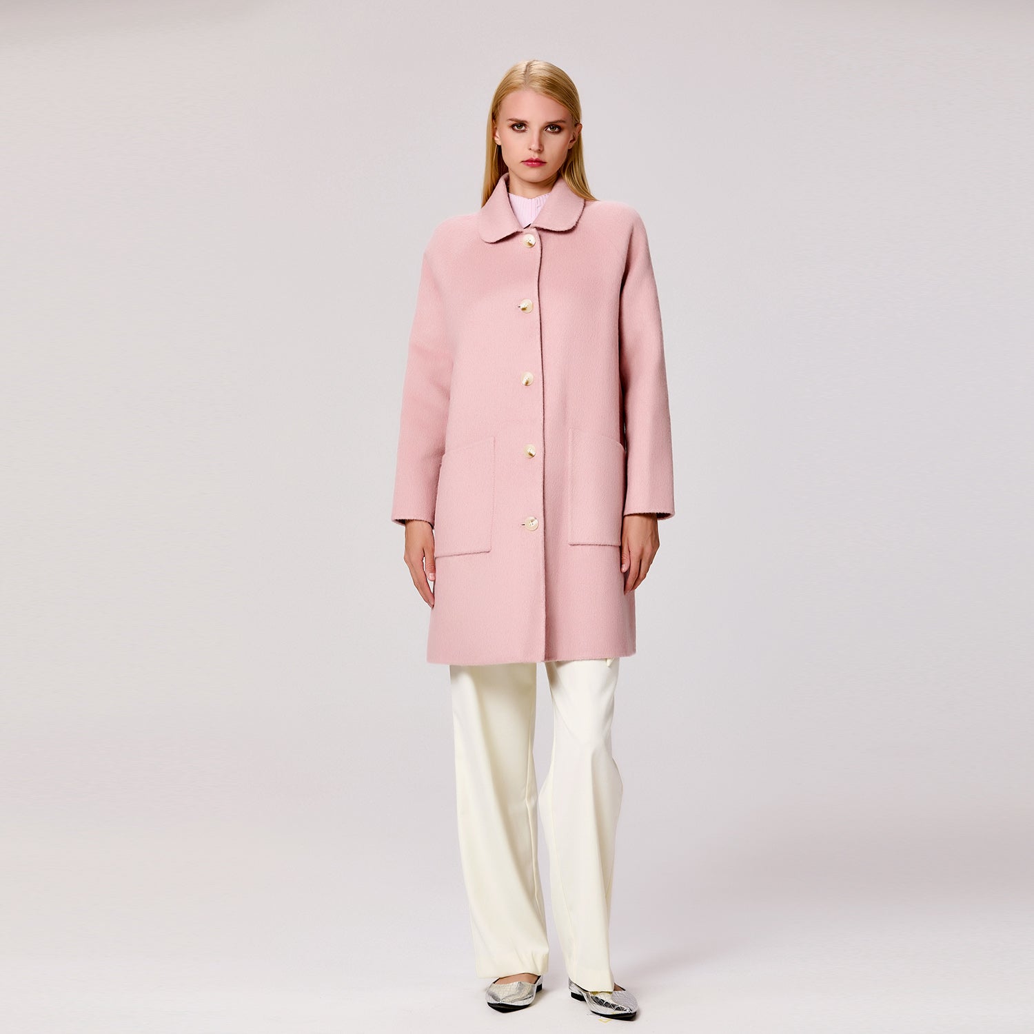 Manteau en laine minimaliste à col rond