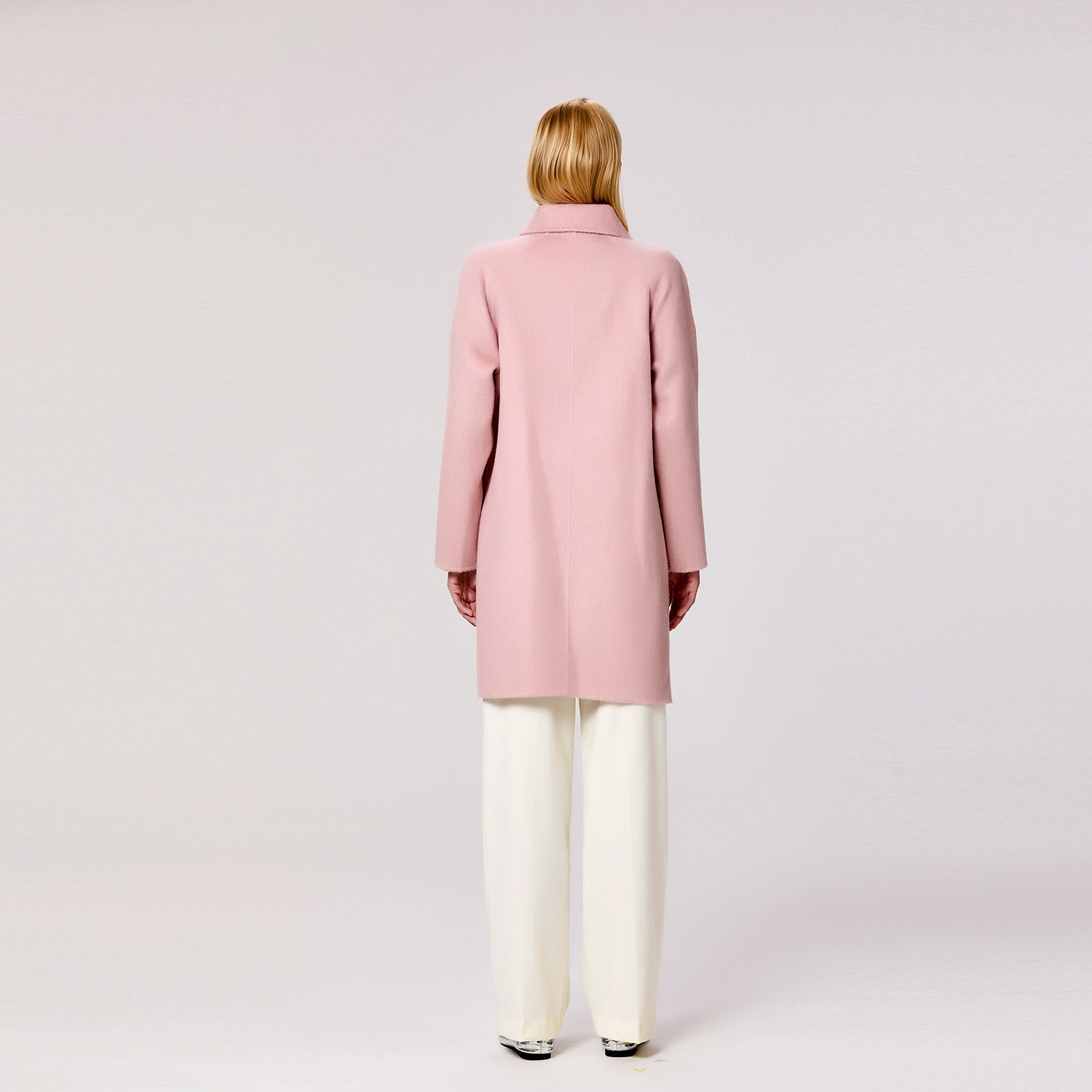 Manteau en laine minimaliste à col rond