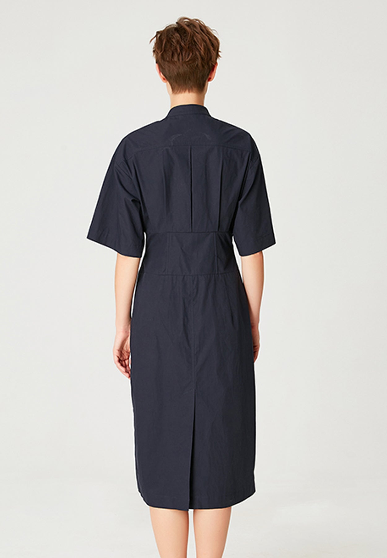 Robe chemise midi ample à taille corsetée