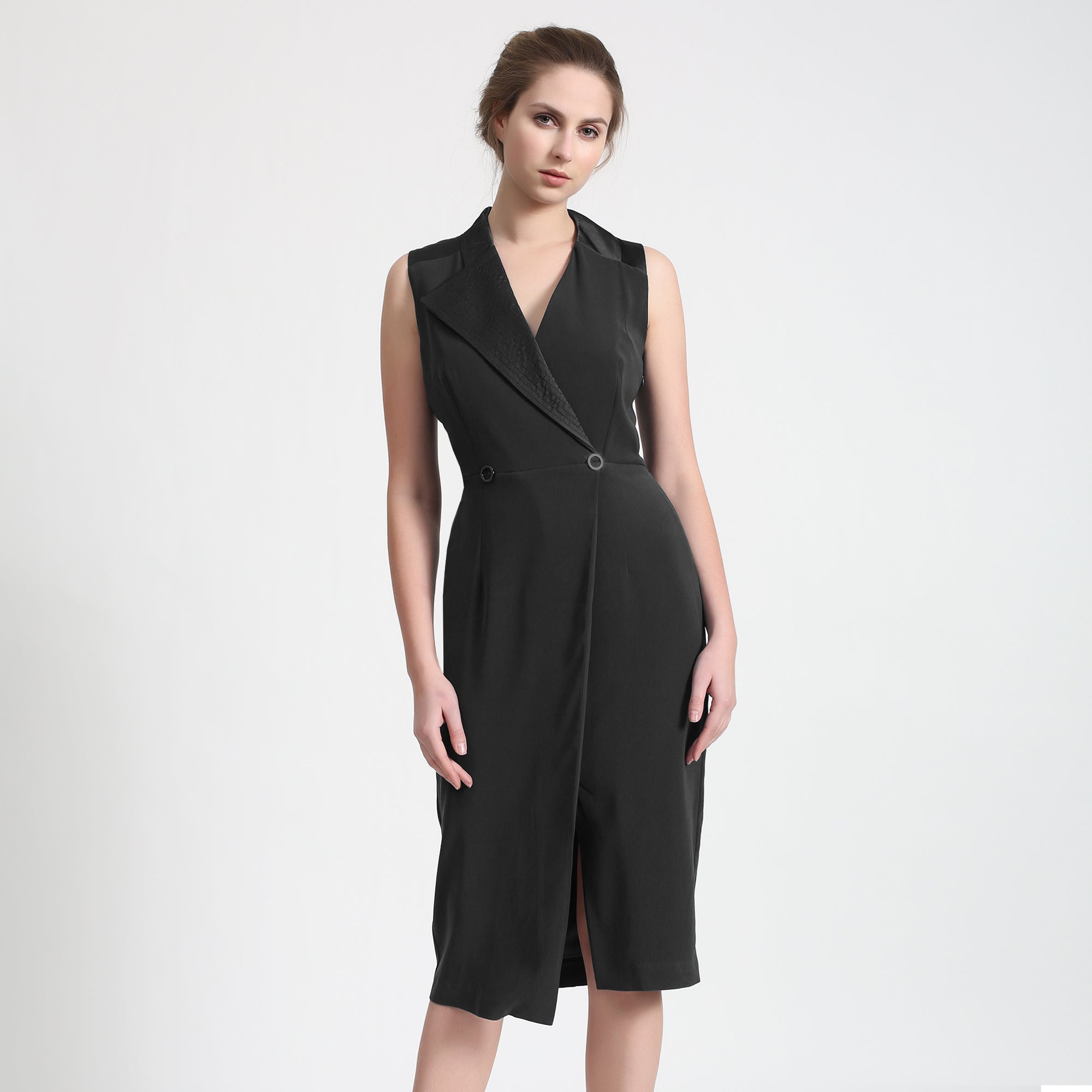 Robe tailleur à col surpiqué