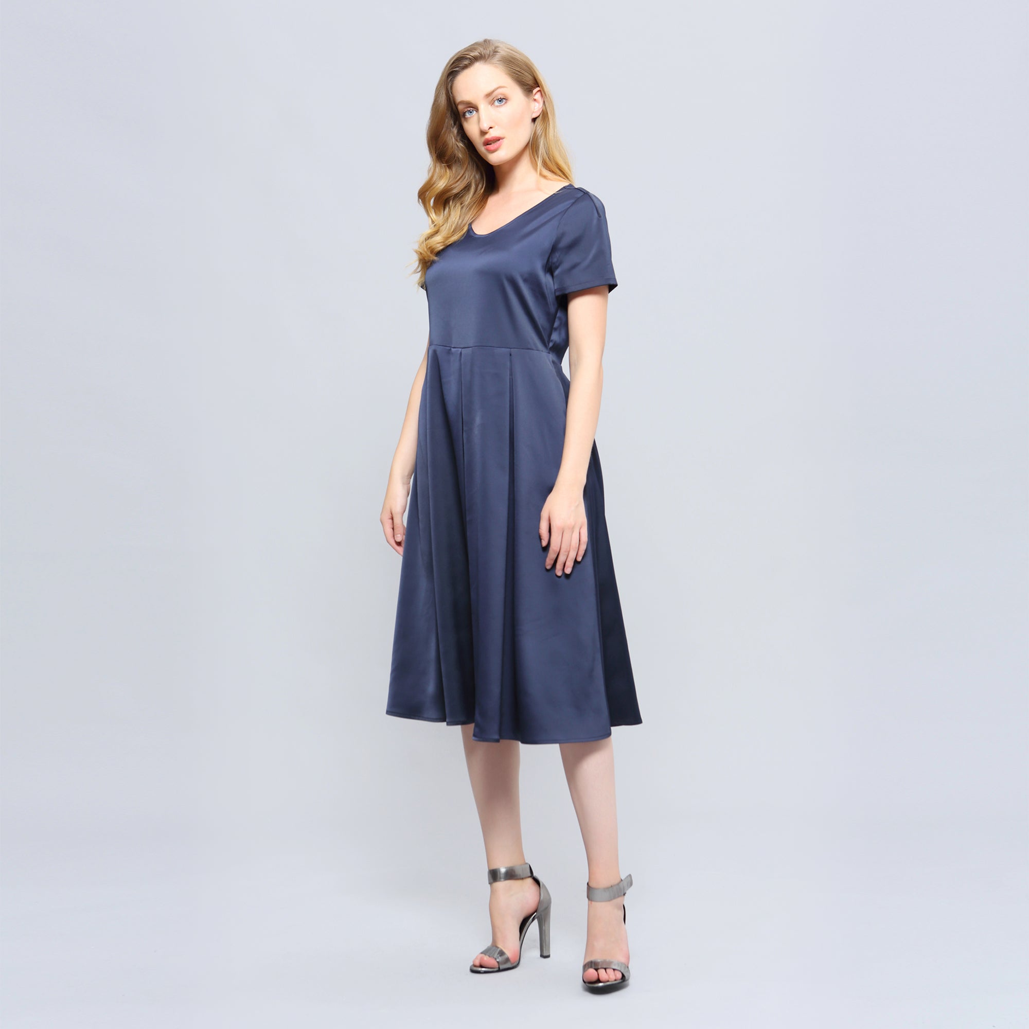 Robe satin patineuse