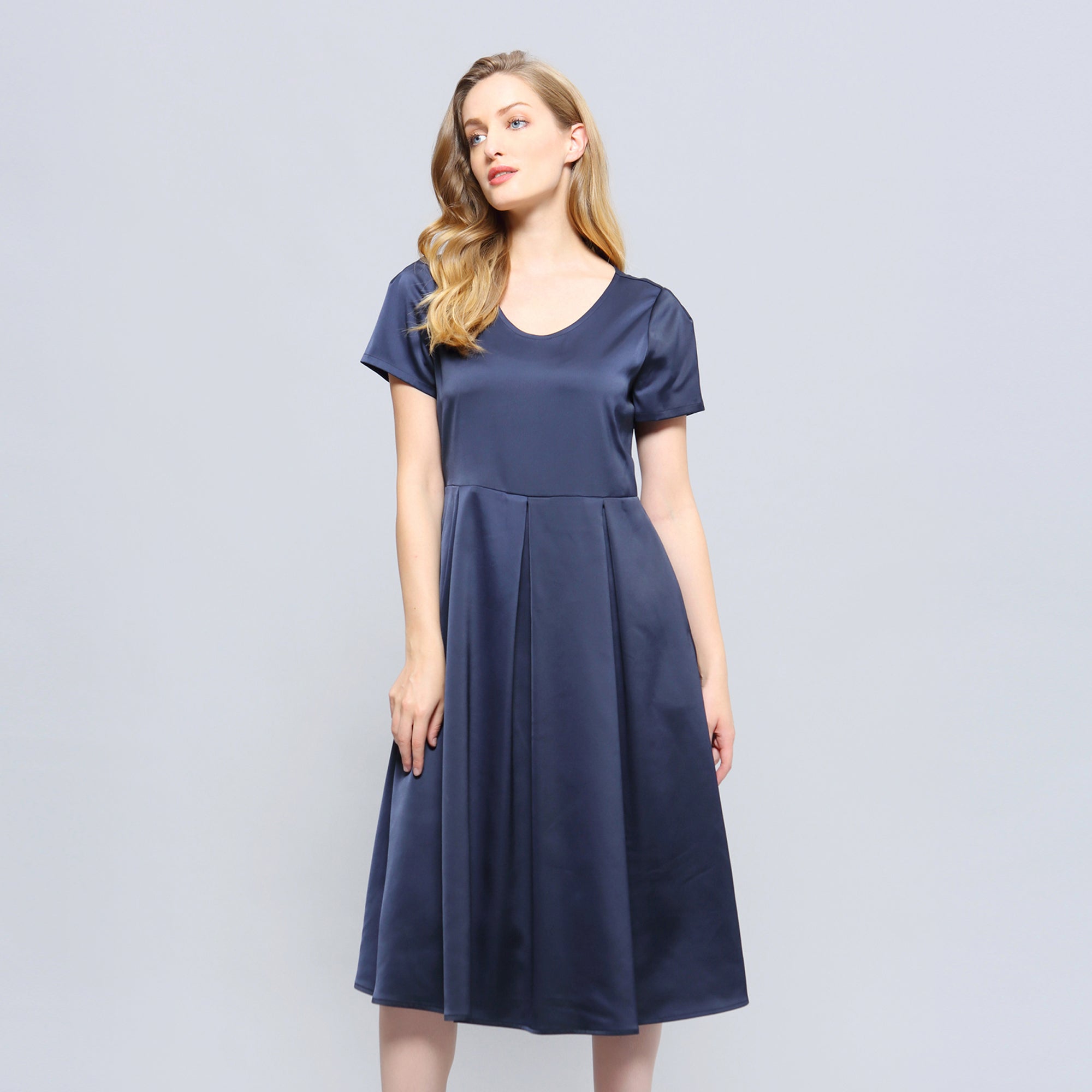 Robe satin patineuse