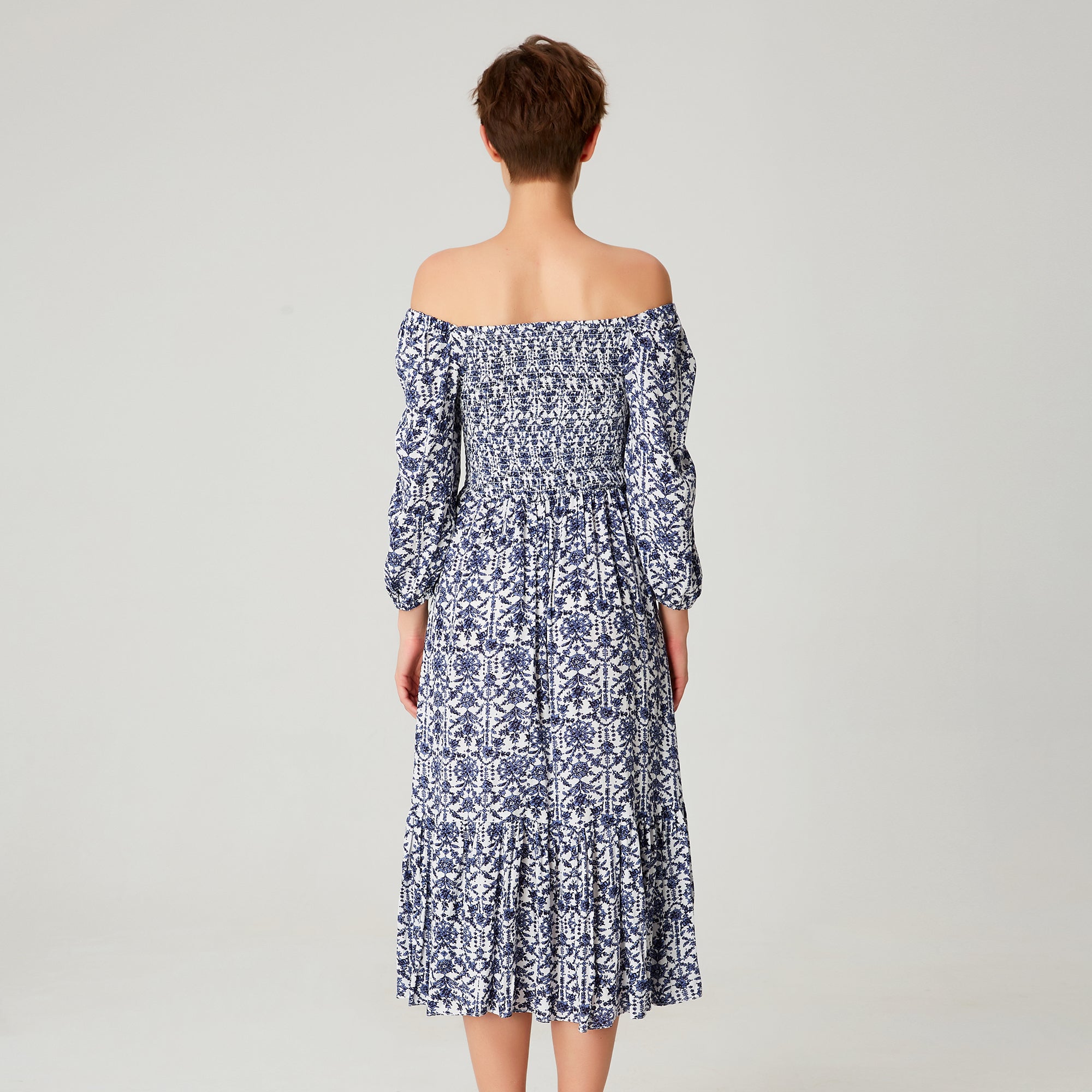 Robe smockée évasée à col carré et imprimé fleuri