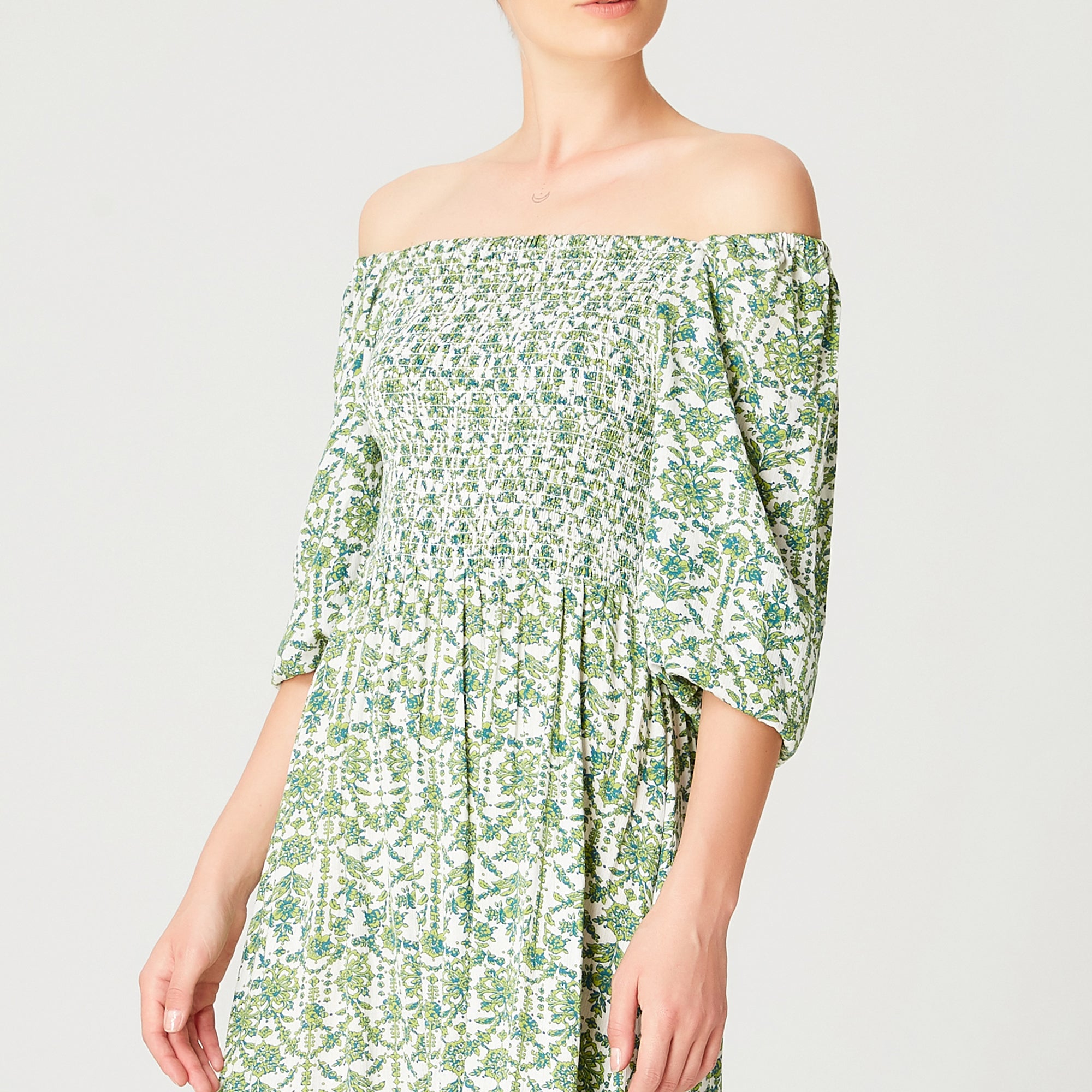 Robe smockée évasée à col carré et imprimé fleuri